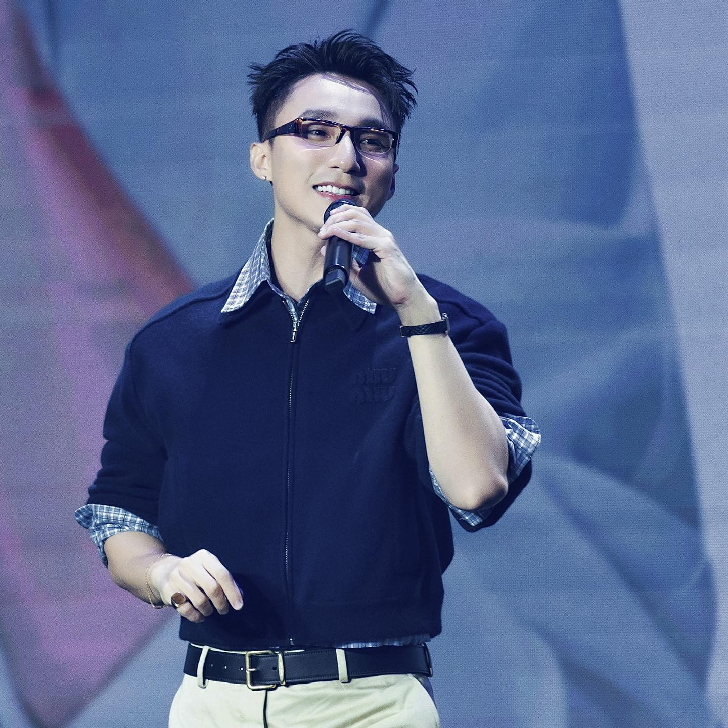 Số tiền làm từ thiện của Sơn Tùng: Không chỉ 1,6 tỷ đồng- Ảnh 1. Số tiền làm từ thiện của Sơn Tùng: Không chỉ 1,6 tỷ đồng- Ảnh 1.