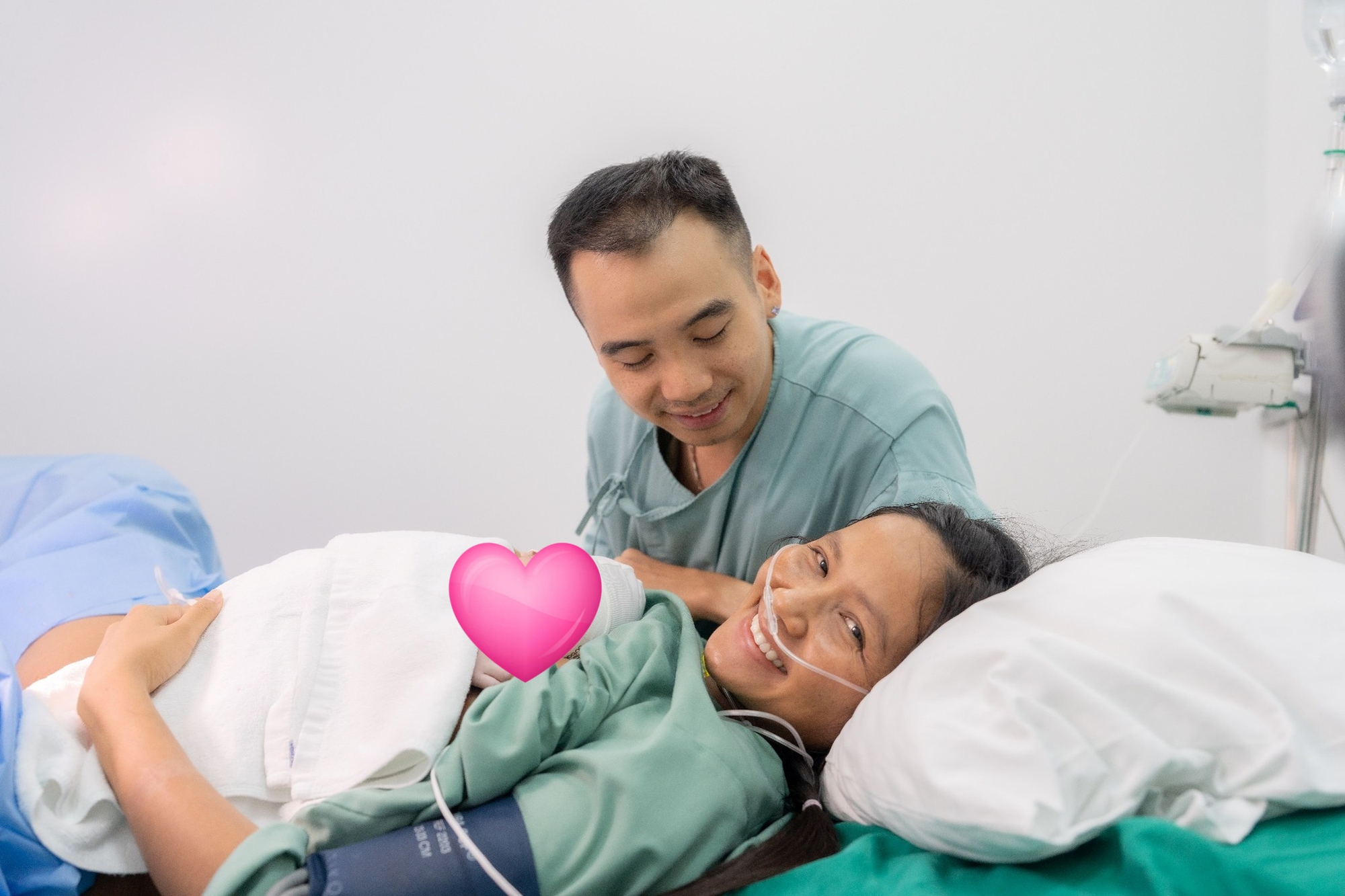 Hoa hậu H'Hen Niê sinh con gái đầu lòng, chồng