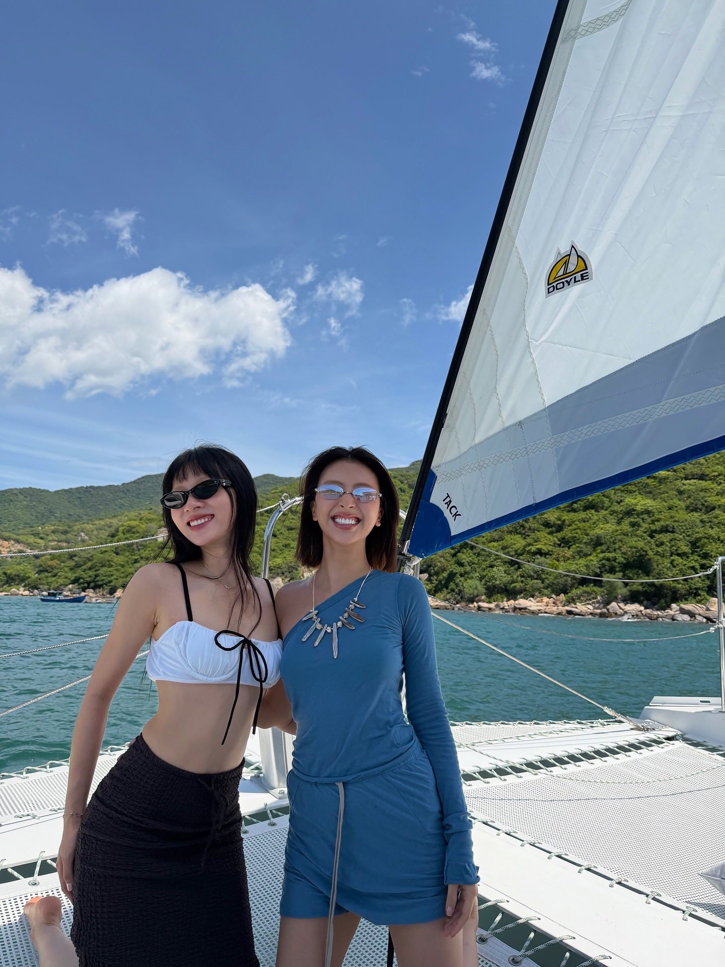 Dàn Em Xinh lần đầu diện bikini đọ body Dàn Em Xinh lần đầu diện bikini đọ body