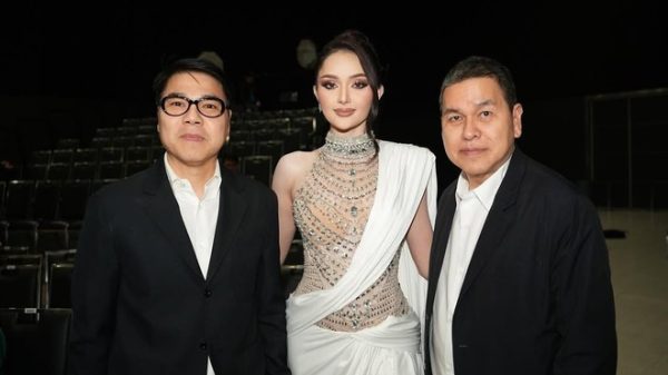 Ông Nawat xin lỗi Hoa hậu Hoàn vũ Philippines 554176651 18531216811044591 4133010839509117075 n 1758966356330 1758966356917816199430