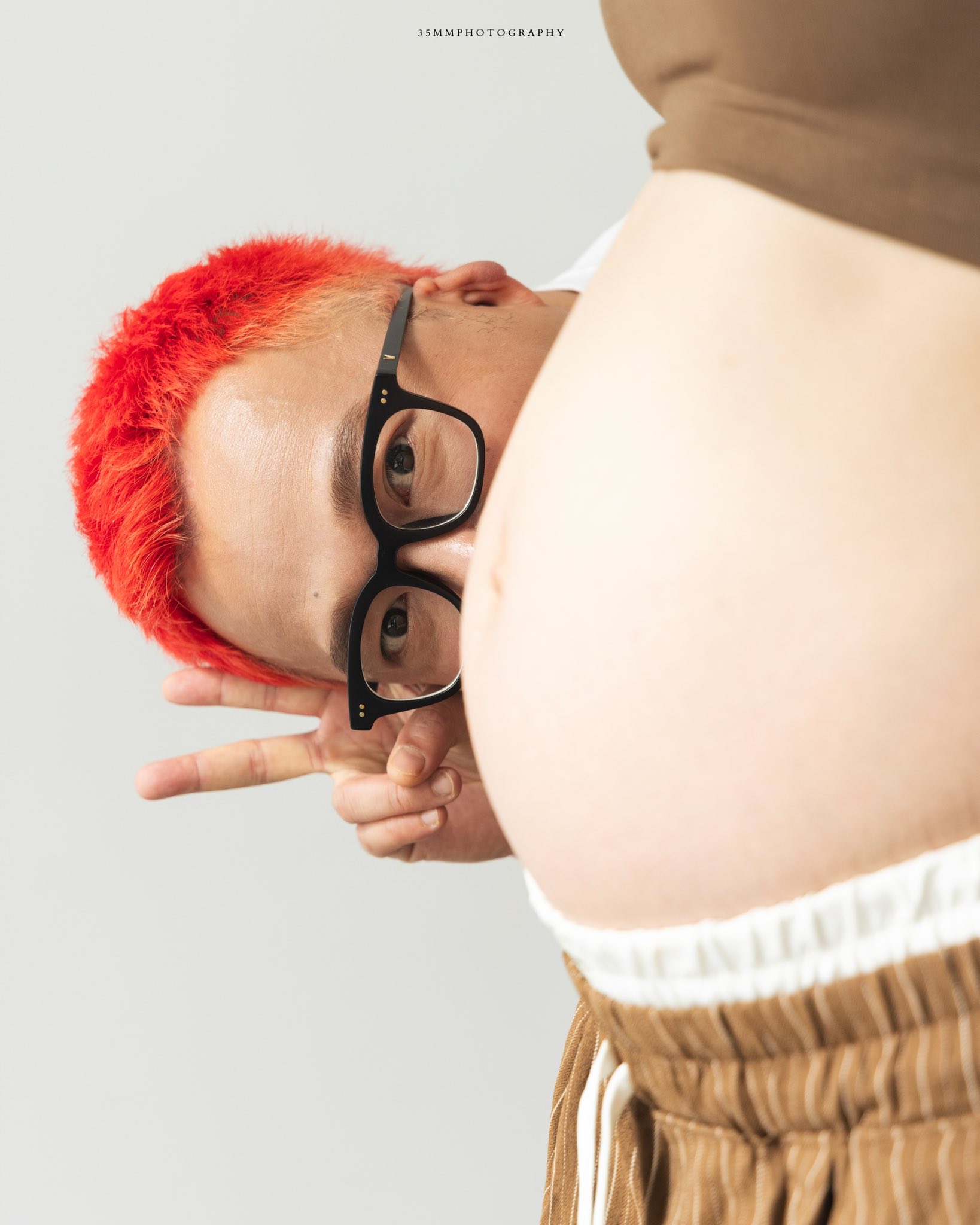 Bộ ảnh “cưng xỉu” của cặp Anh tài Vbiz và vợ kém 13 tuổi, mẹ bầu khoe dáng đỉnh miễn bàn!- Ảnh 3.