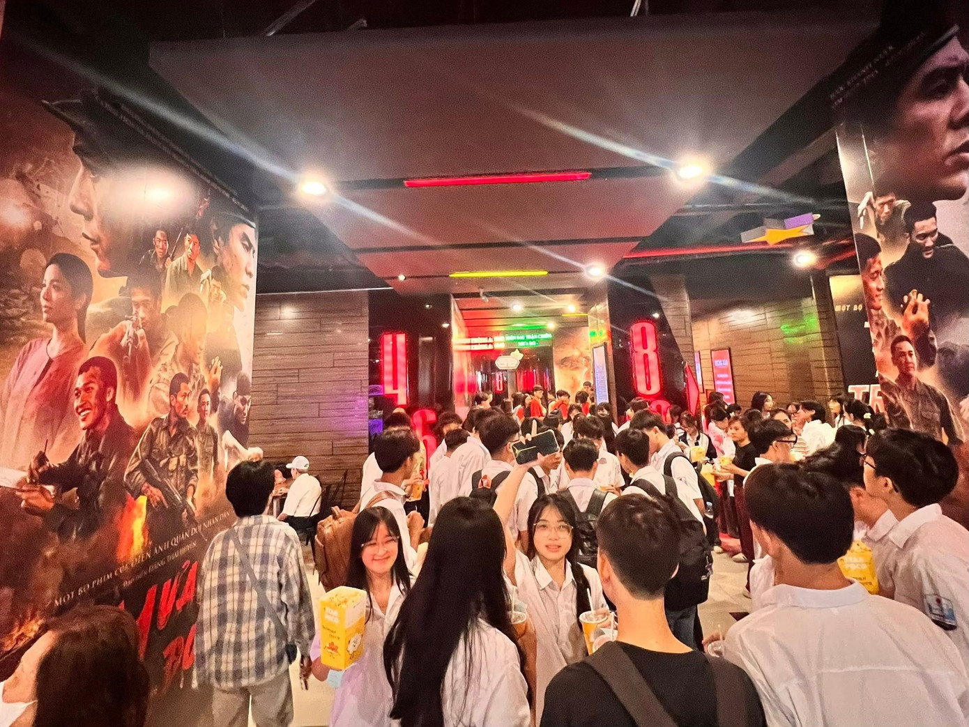 Suất chiếu cuối cùng của Mưa Đỏ- Ảnh 2.