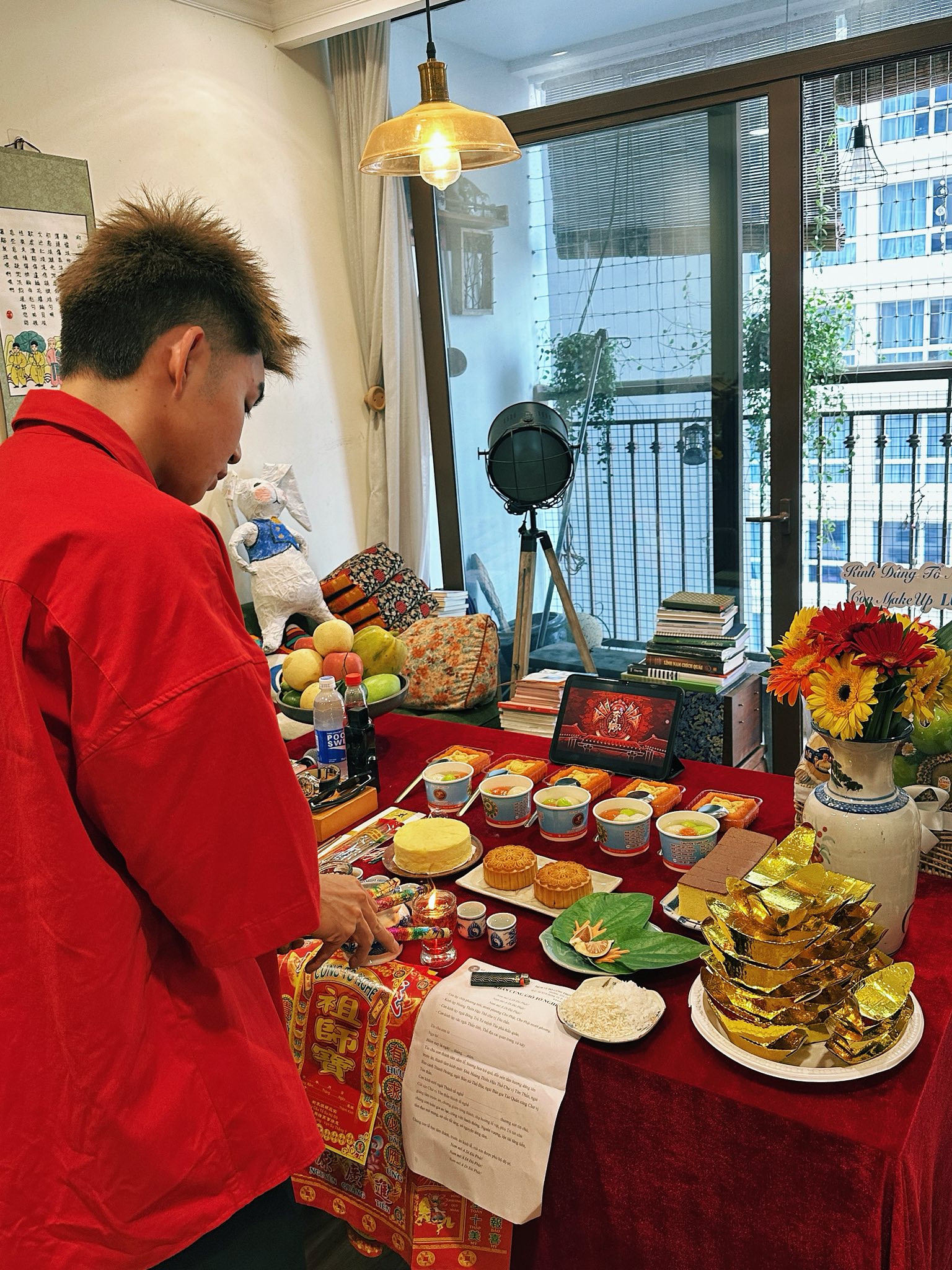 Tình trạng của NS Hoài Linh tại đền thờ 100 tỷ trong ngày giỗ Tổ sân khấu- Ảnh 6.
