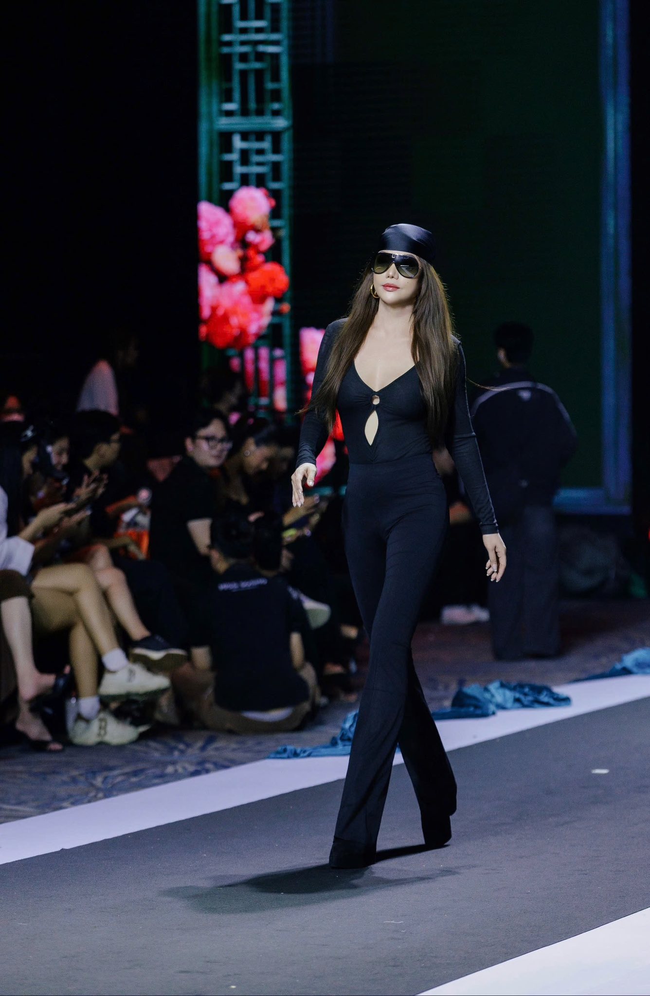 Nhan sắc nóng bỏng của nữ nghệ sĩ U50 hậu chia tay trai trẻ kém 14 tuổi- Ảnh 11.