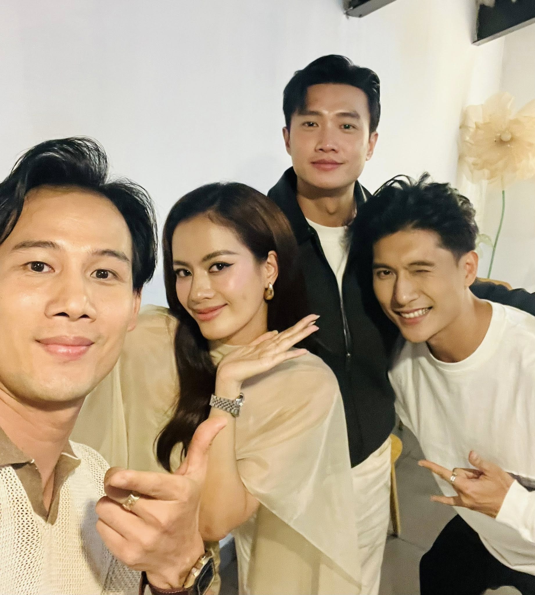 Nam thần Vbiz 20 năm rồi vẫn chẳng chịu già, còn giữ “kỷ lục” cả showbiz không ai dám giành- Ảnh 8. Nam thần Vbiz 20 năm rồi vẫn chẳng chịu già, còn giữ “kỷ lục” cả showbiz không ai dám giành- Ảnh 8.