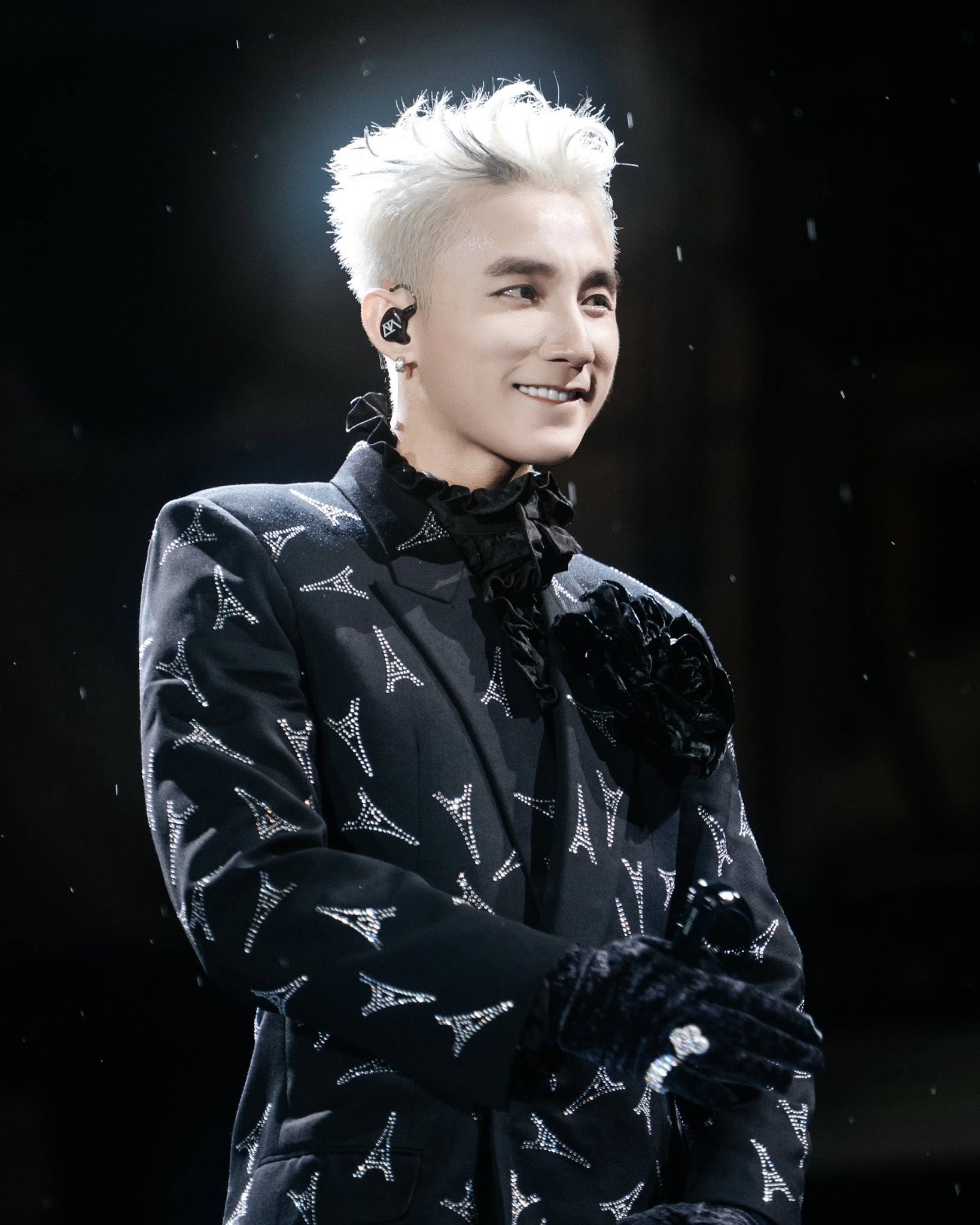 Sơn Tùng mà cứ như này thì sao chịu nổi?- Ảnh 2. Sơn Tùng mà cứ như này thì sao chịu nổi?- Ảnh 2.