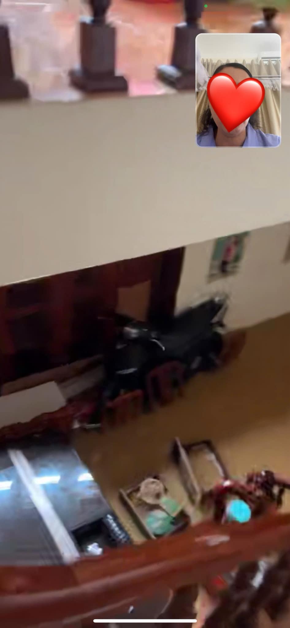 Nhà Hoa hậu Lương Thuỳ Linh ở Cao Bằng bị ngập sâu, cảnh tượng bên trong khiến nàng hậu thốt lên