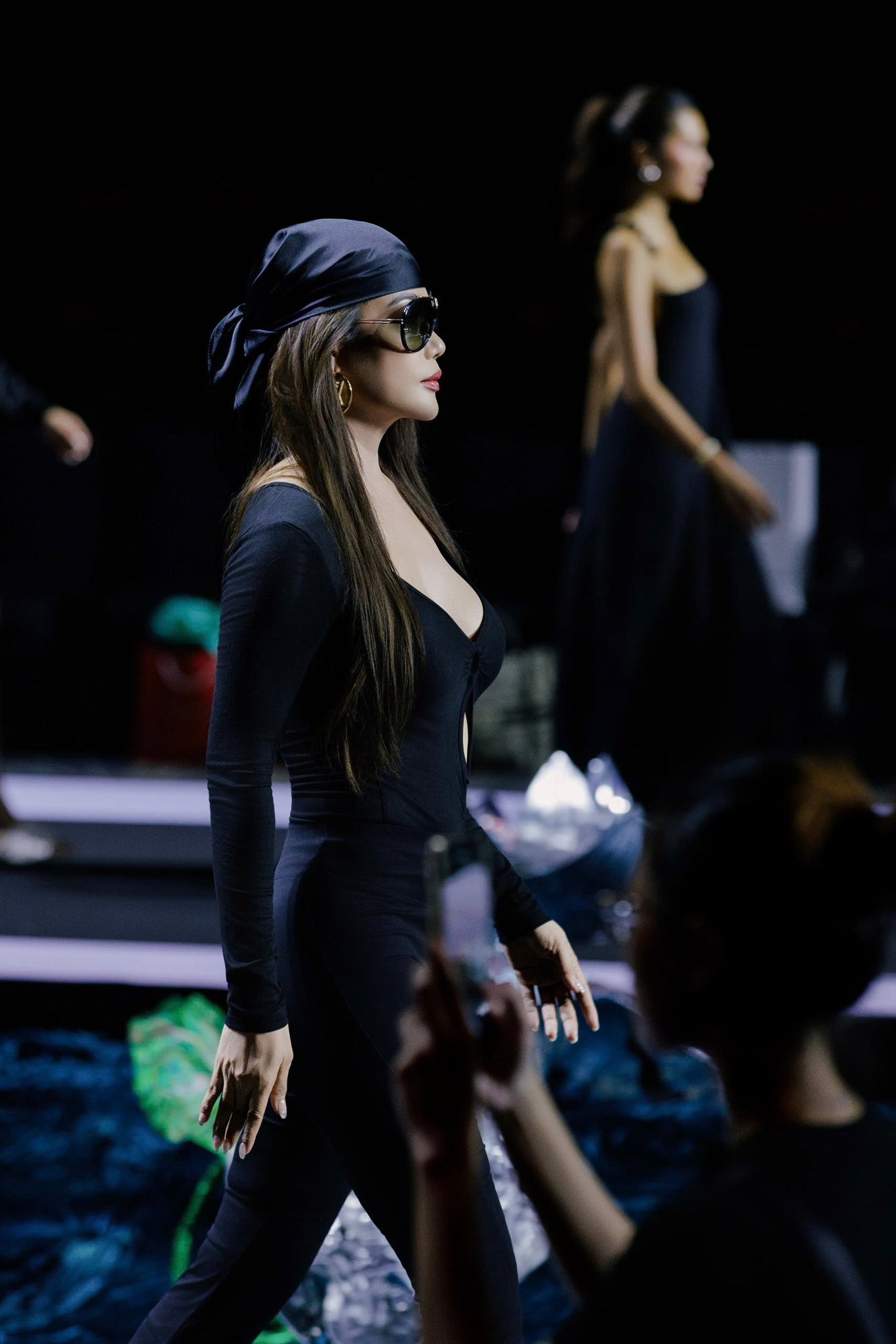 Nhan sắc nóng bỏng của nữ nghệ sĩ U50 hậu chia tay trai trẻ kém 14 tuổi- Ảnh 3.