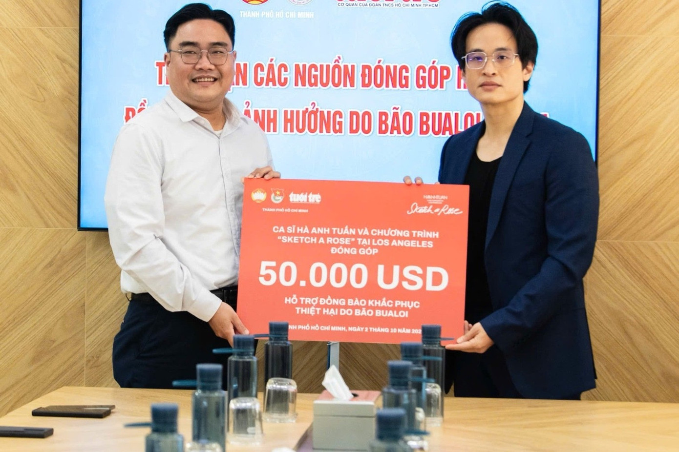 Nghệ sĩ không đứng ngoài cuộc- Ảnh 2. Nghệ sĩ không đứng ngoài cuộc- Ảnh 2.