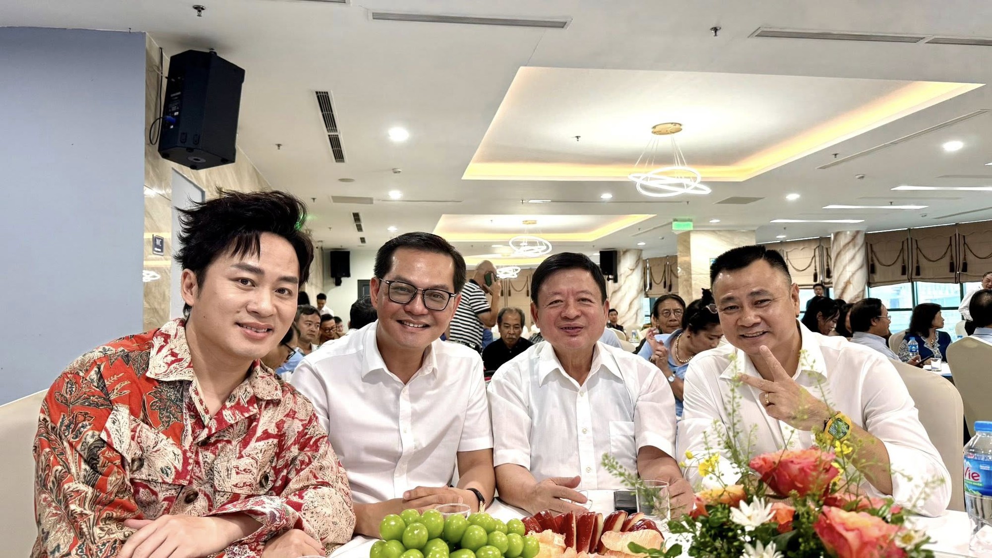 Tùng Dương kể chuyện Tự Long Tùng Dương kể chuyện Tự Long