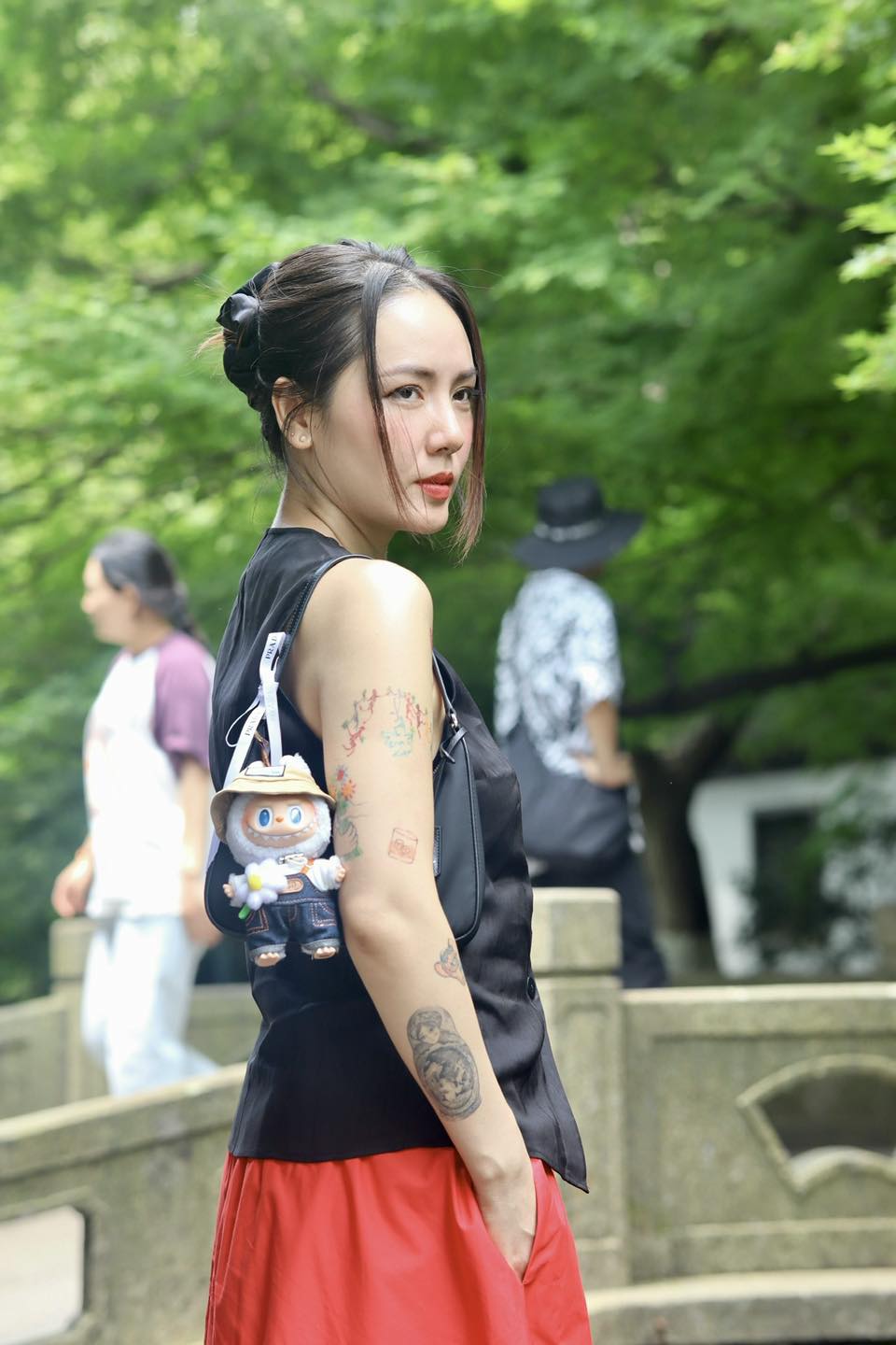 Nữ ca sĩ đẹp nhất Vbiz nhất định không nằm lên gối khách sạn, netizen phán: Kỹ tính đến mệt mỏi!- Ảnh 5. Nữ ca sĩ đẹp nhất Vbiz nhất định không nằm lên gối khách sạn, netizen phán: Kỹ tính đến mệt mỏi!- Ảnh 5.