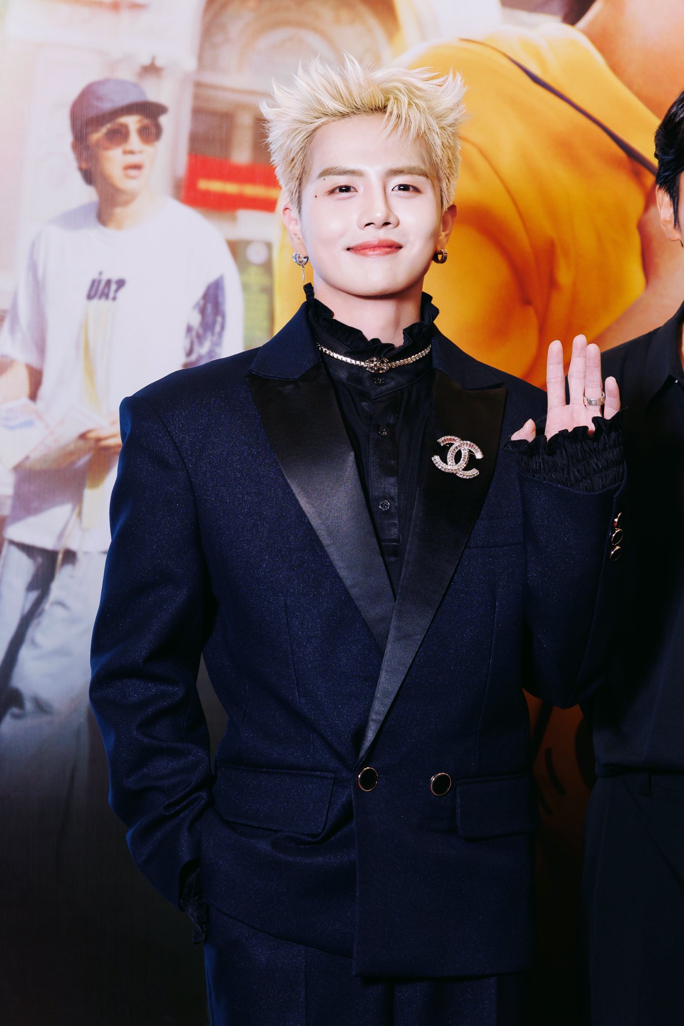 Lục tung Vbiz có đúng 1 mỹ nam đổi đời nhờ làm cô giáo: Thở câu nào cũng thành trend, sao Hàn cũng mê mệt- Ảnh 10.