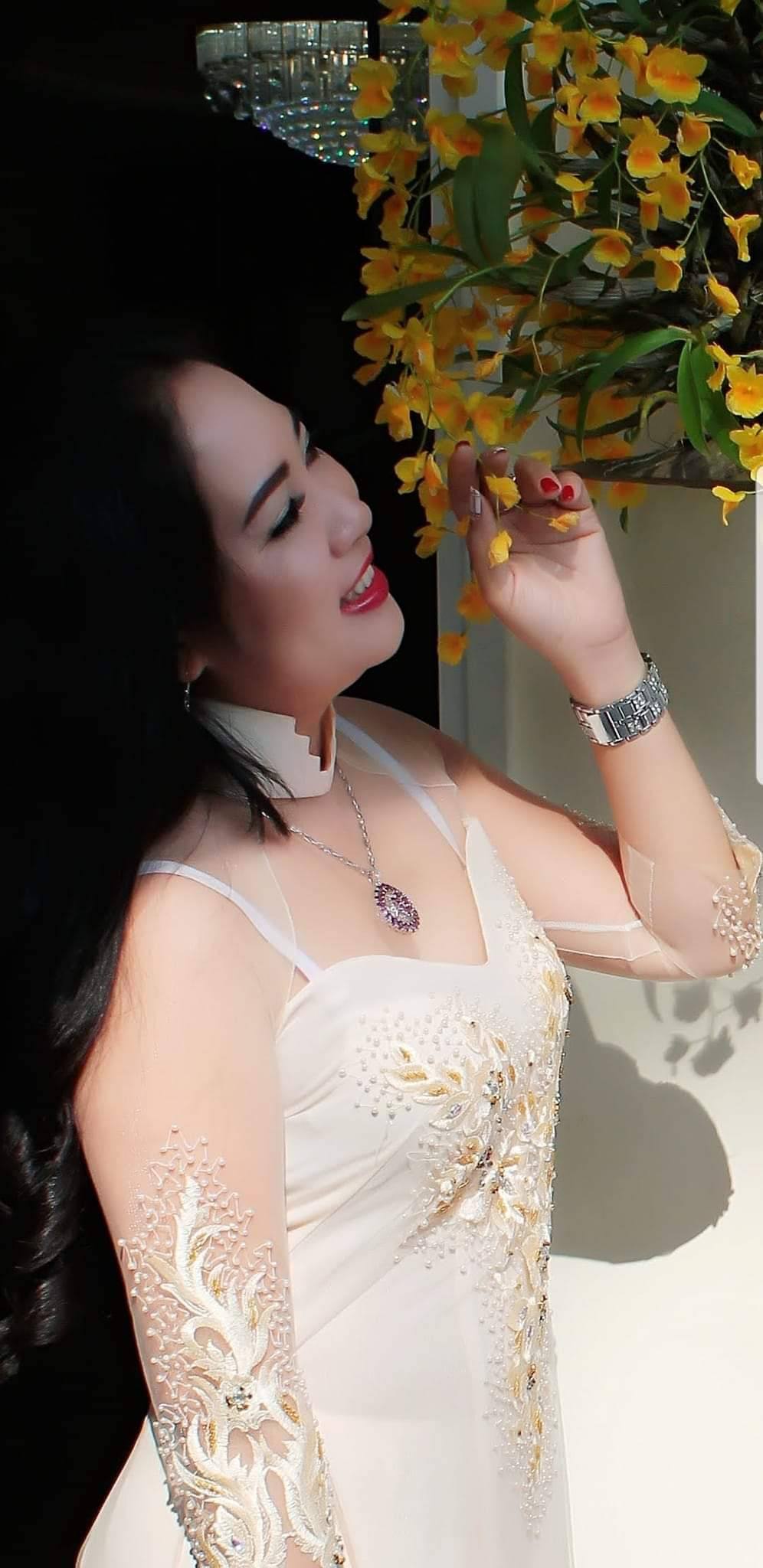 Nhan sắc vợ 3, kém 29 tuổi của