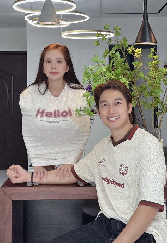 Lễ ăn hỏi Đình Tú - Ngọc Huyền: Cô dâu chú rể lộ diện quá đẹp đôi!- Ảnh 5.