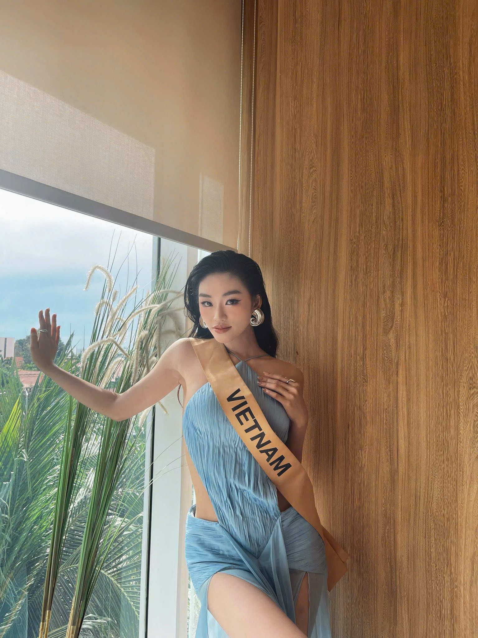 Hoa hậu Yến Nhi lần đầu lộ diện sau livestream nói xấu Sen Vàng- Ảnh 3.