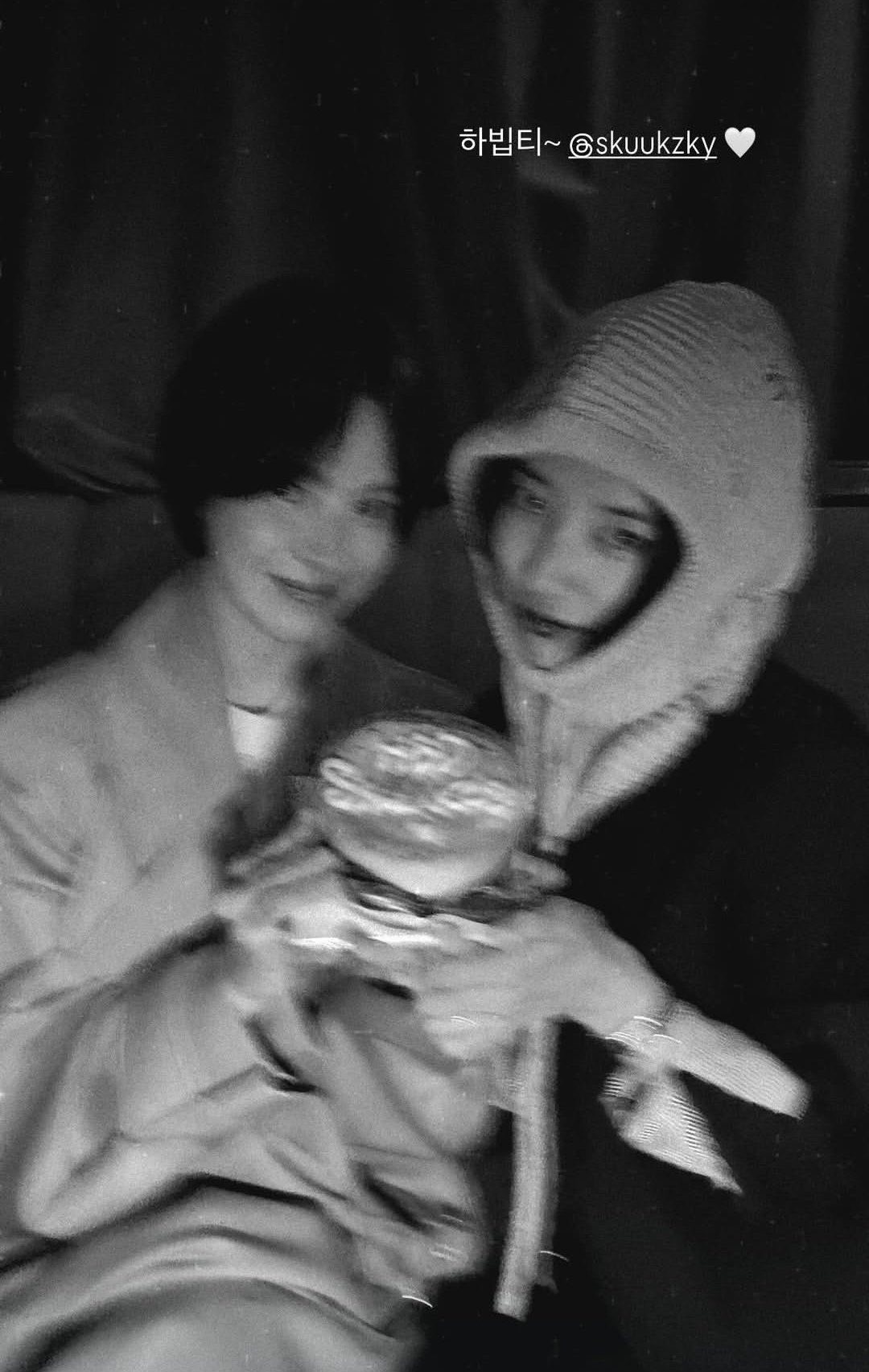 Song Hye Kyo lần đầu công khai gọi bạn diễn là người yêu- Ảnh 5.