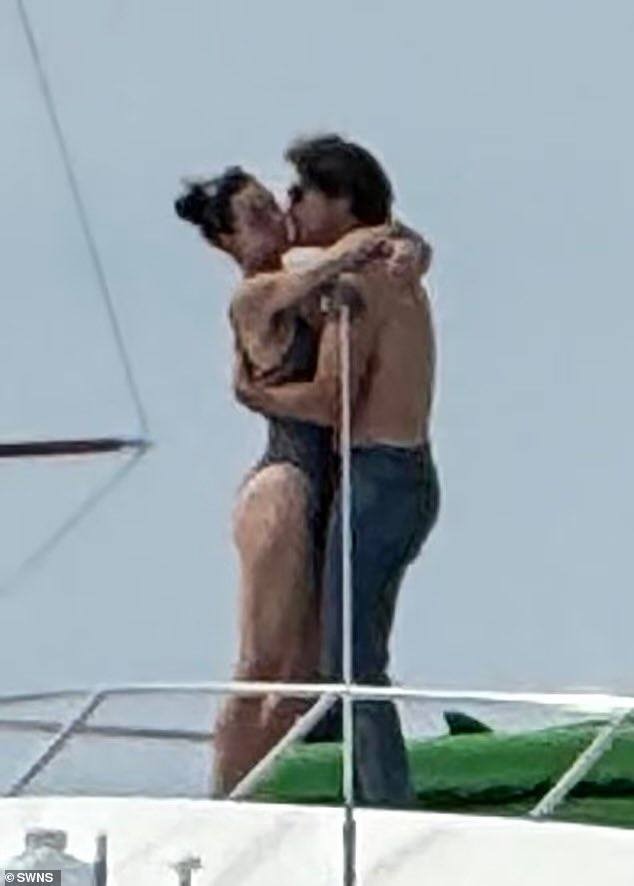 Katy Perry đón tuổi mới tình tứ bên cựu Thủ tướng Canada- Ảnh 6.