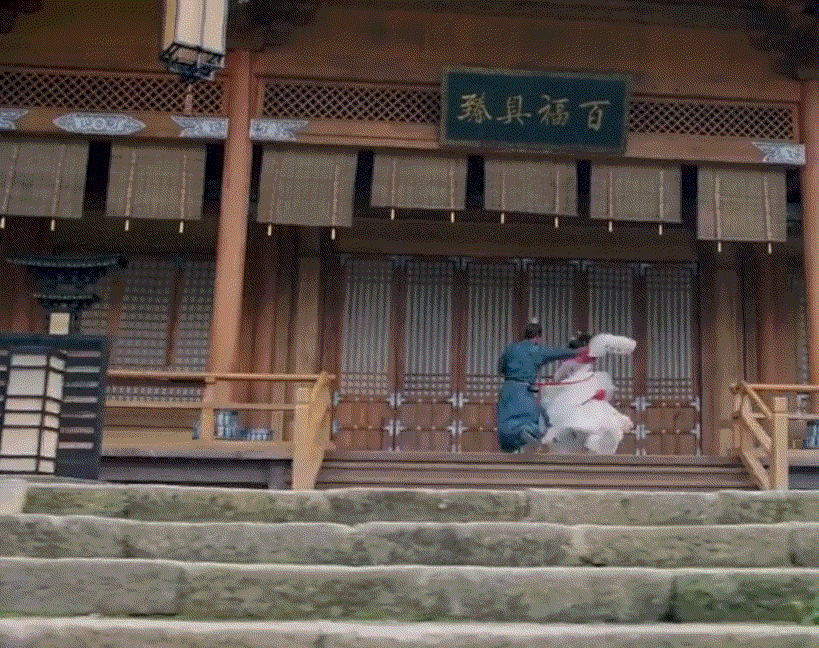 Bức ảnh vạch trần sự giả dối của Địch Lệ Nhiệt Ba- Ảnh 1.