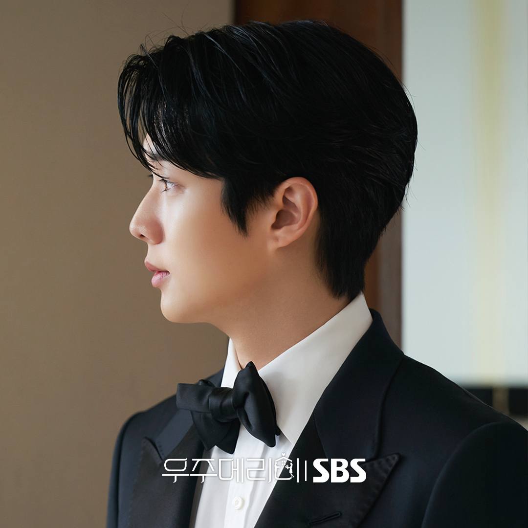 Đám cưới đang viral khắp Hàn Quốc: Cô dâu đẹp sang đáo để, chú rể là tài phiệt giàu thôi rồi luôn nhé!- Ảnh 1. Đám cưới đang viral khắp Hàn Quốc: Cô dâu đẹp sang đáo để, chú rể là tài phiệt giàu thôi rồi luôn nhé!- Ảnh 1.