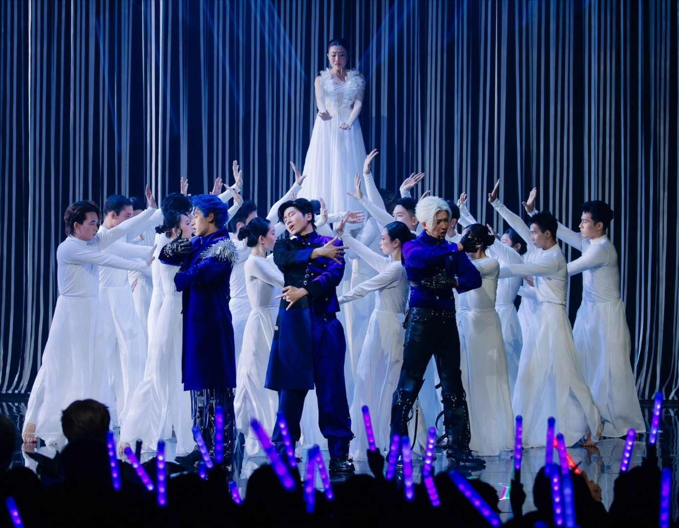 Ai đang hưởng lợi nhiều nhất ở show Anh trai?- Ảnh 3.