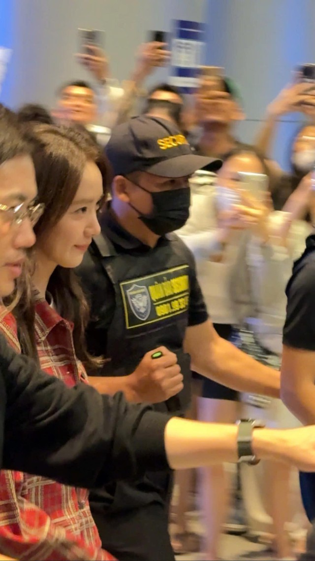 Dàn Ngự Trù Của Bạo Chúa đáp Đà Nẵng đúng mùa bão: Yoona - “Chôn ha” gấp đôi visual, phát sáng giữa đêm!- Ảnh 4.