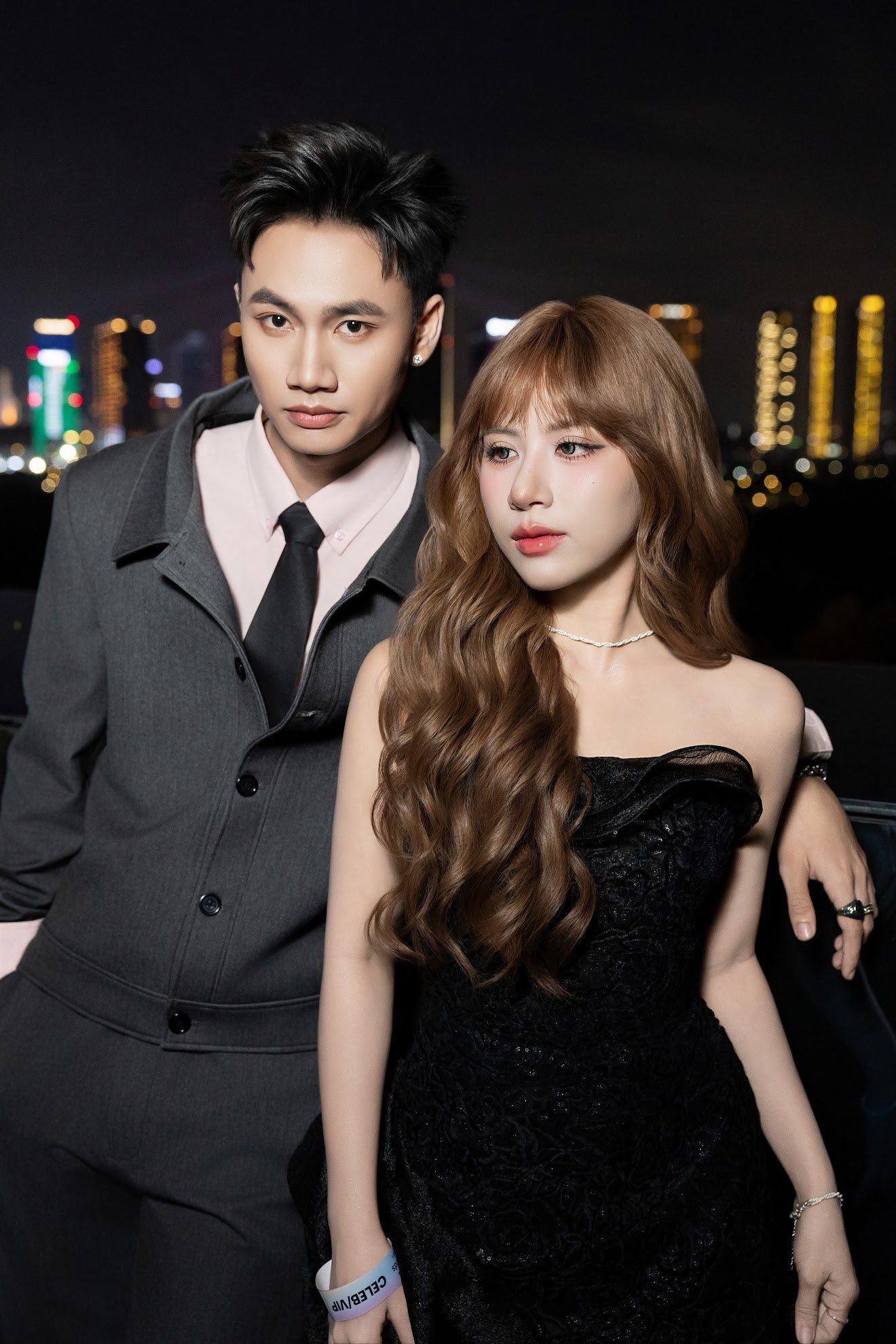 Bắt gặp cặp đôi Vbiz ngầm công khai tình cảm trước hàng trăm người, bảo sao bị đồn hẹn hò suốt 2 năm không dám cãi- Ảnh 2.