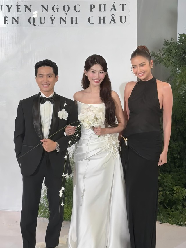 Đám cưới Á hậu Quỳnh Châu: Cô dâu khóc nức nở, dàn Hoa hậu - Á hậu đình đám Vbiz đổ bộ- Ảnh 3.