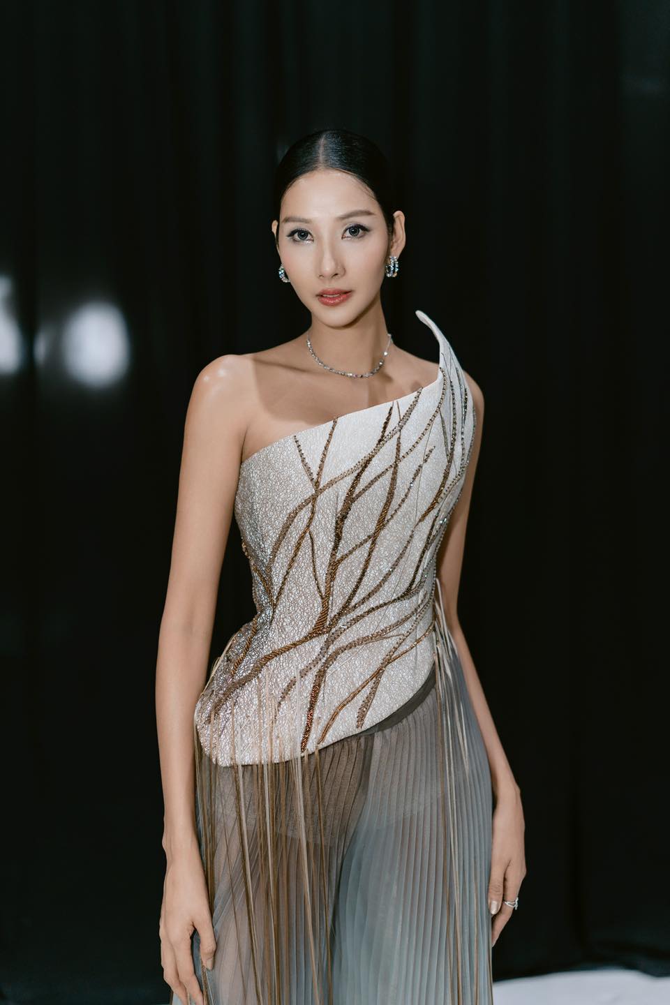 Hoàng Thuỳ - Lê Thuý làm hoà: Chuyện gì đã xảy ra mà