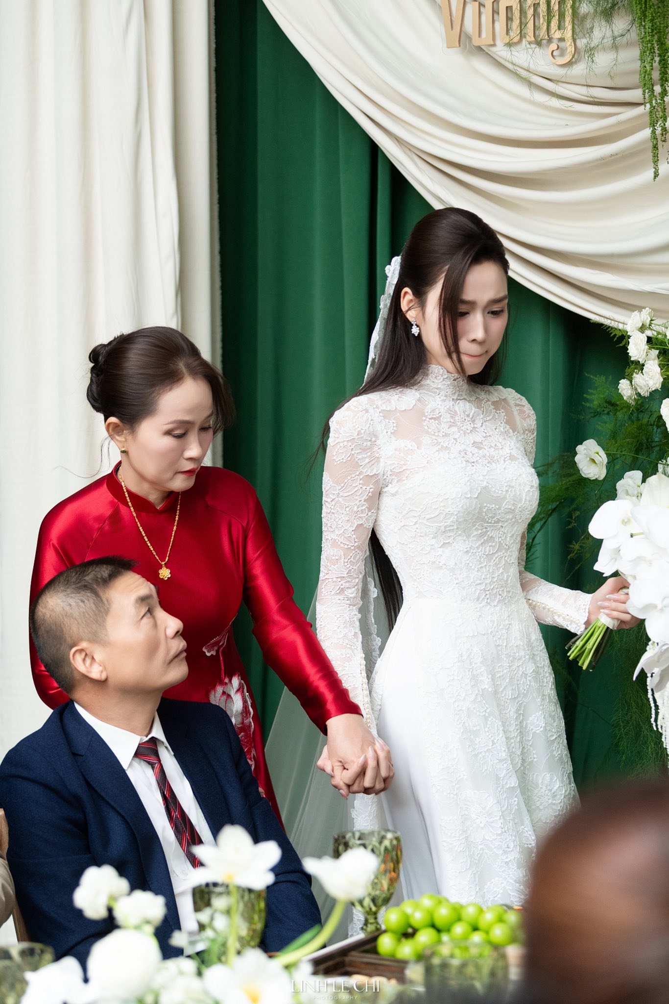 Chủ tịch tập đoàn Sơn Hải xin phép được đón con dâu, chồng Đỗ Hà đứng sau có biểu cảm thế này- Ảnh 2.