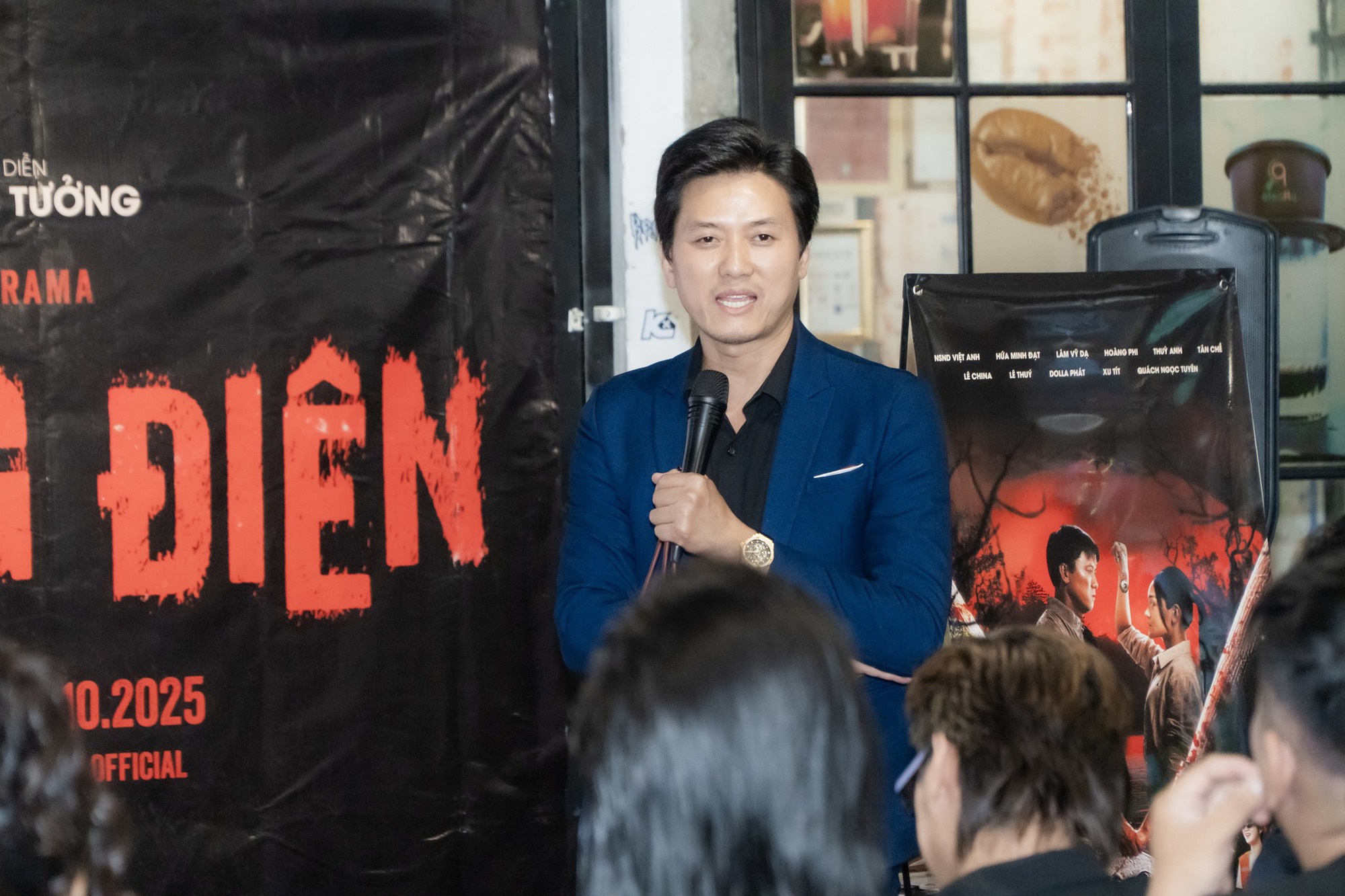 Nam diễn viên lấy vợ kém 16 tuổi: “Tôi có một khoản tiền dành riêng cho gia đình và không được đụng vào”- Ảnh 1.