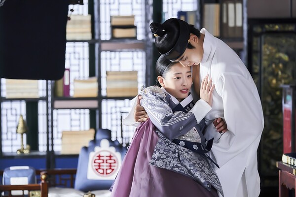 5 bộ phim cổ trang Hàn Quốc có tạo hình đẹp mãn nhãn nhưng kịch bản còn cuốn hơn, xem đi xem lại không thấy chán- Ảnh 24. 5 bộ phim cổ trang Hàn Quốc có tạo hình đẹp mãn nhãn nhưng kịch bản còn cuốn hơn, xem đi xem lại không thấy chán- Ảnh 24.