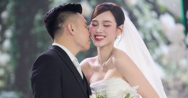 1 thứ "đắt nhất thế giới" xuất hiện trong lễ cưới Hoa hậu Đỗ Hà và thiếu gia tập đoàn Sơn Hải 28 1 thứ "đắt nhất thế giới" xuất hiện trong lễ cưới Hoa hậu Đỗ Hà và thiếu gia tập đoàn Sơn Hải 570424540102388940812266596527041931025138812n 1761153824186 1761153824438115516021 490 0 1205 1366 crop 1761153877242137951903jpg