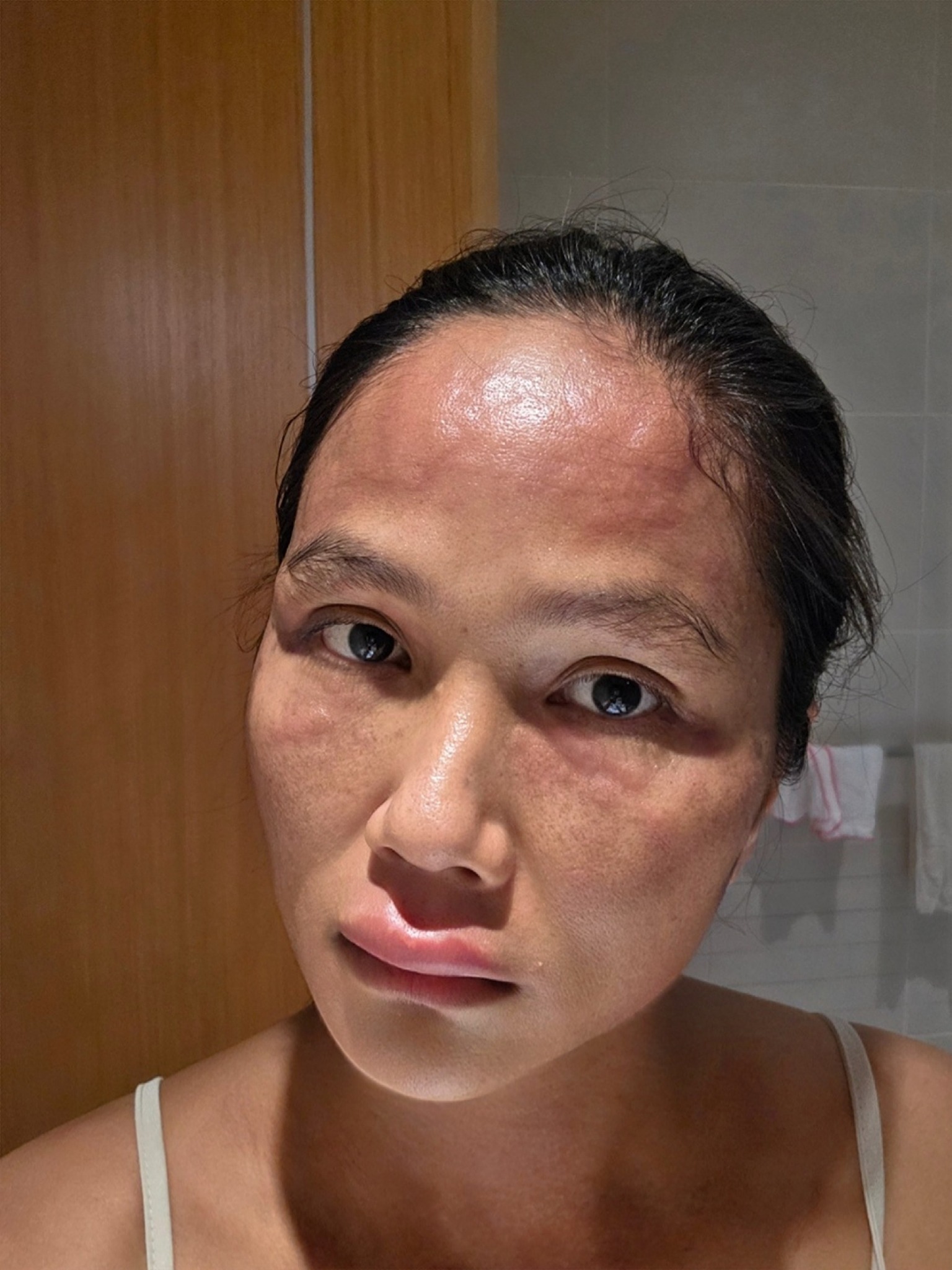 Chuyện gì xảy ra với H'Hen Niê sau khi xuất hiện với gương mặt khác lạ- Ảnh 1.