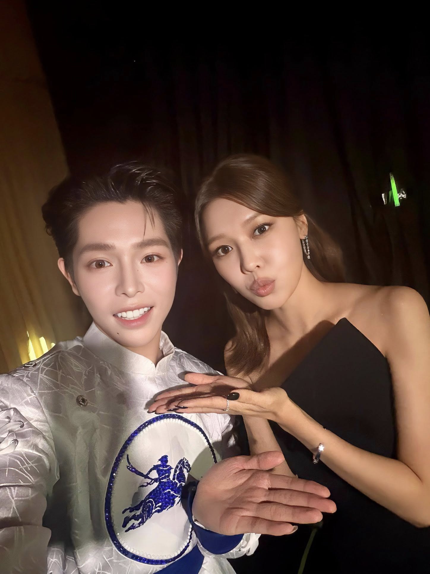 Gặp nữ thần gia thế khủng bậc nhất xứ Hàn, cả dàn sao Việt Gặp nữ thần gia thế khủng bậc nhất xứ Hàn, cả dàn sao Việt