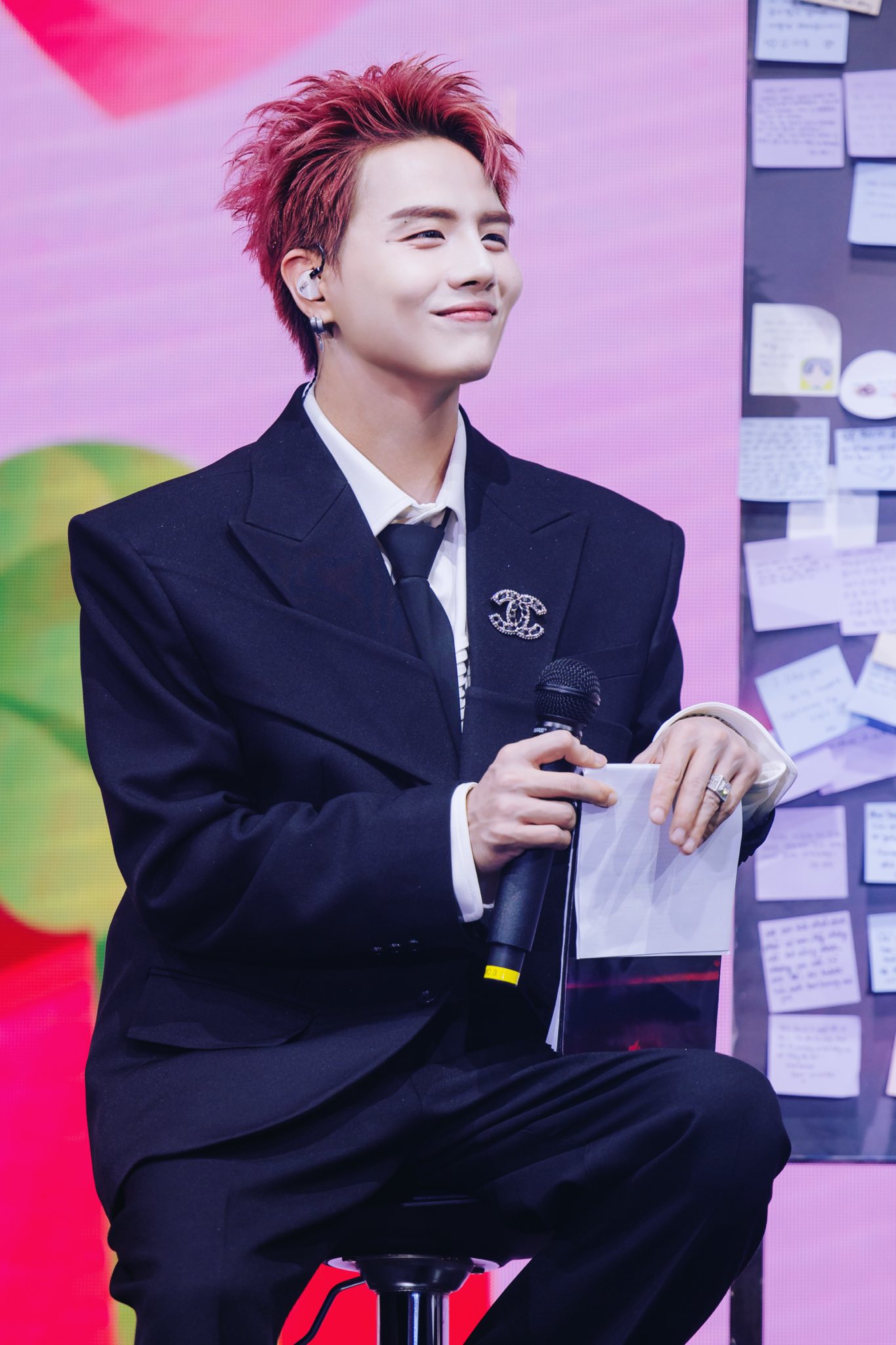 Sao nam Vbiz này quá xịn: Được Lee Kwang Soo ôm chằm, hết gặp Kim Woo Bin rồi ăn tối với thành viên EXO- Ảnh 9.