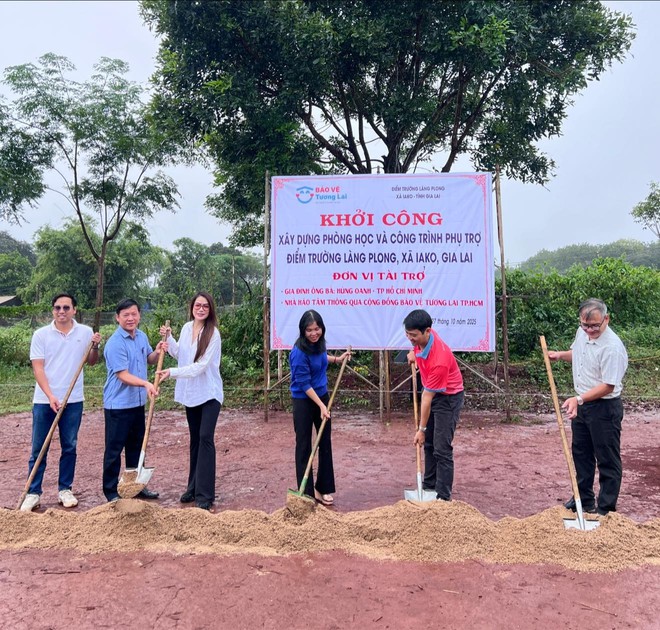 Trương Ngọc Ánh sụp đổ- Ảnh 1.