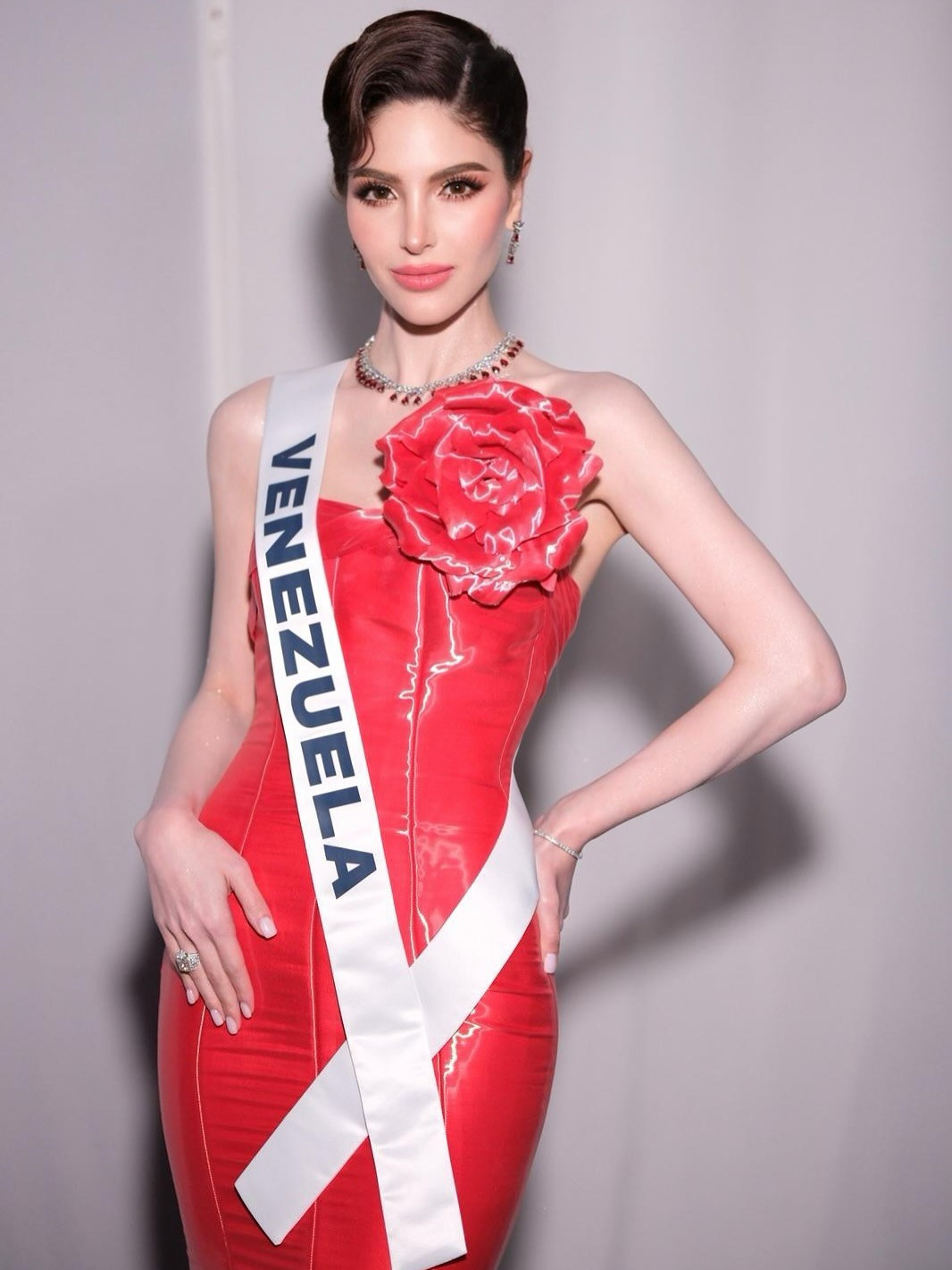 4 Á hậu Hoa hậu Hoàn vũ 2025 gây tiếc nuối- Ảnh 11. 4 Á hậu Hoa hậu Hoàn vũ 2025 gây tiếc nuối- Ảnh 11.