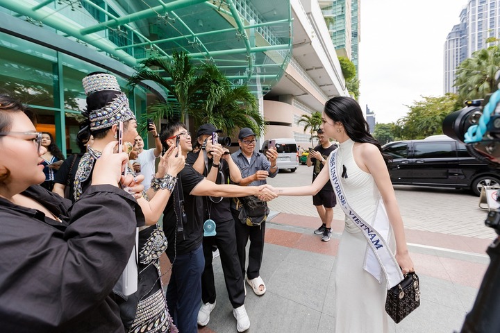 Hương Giang liên tục được truyền thông quốc tế săn đón khi thi Miss Universe- Ảnh 5. Hương Giang liên tục được truyền thông quốc tế săn đón khi thi Miss Universe- Ảnh 5.