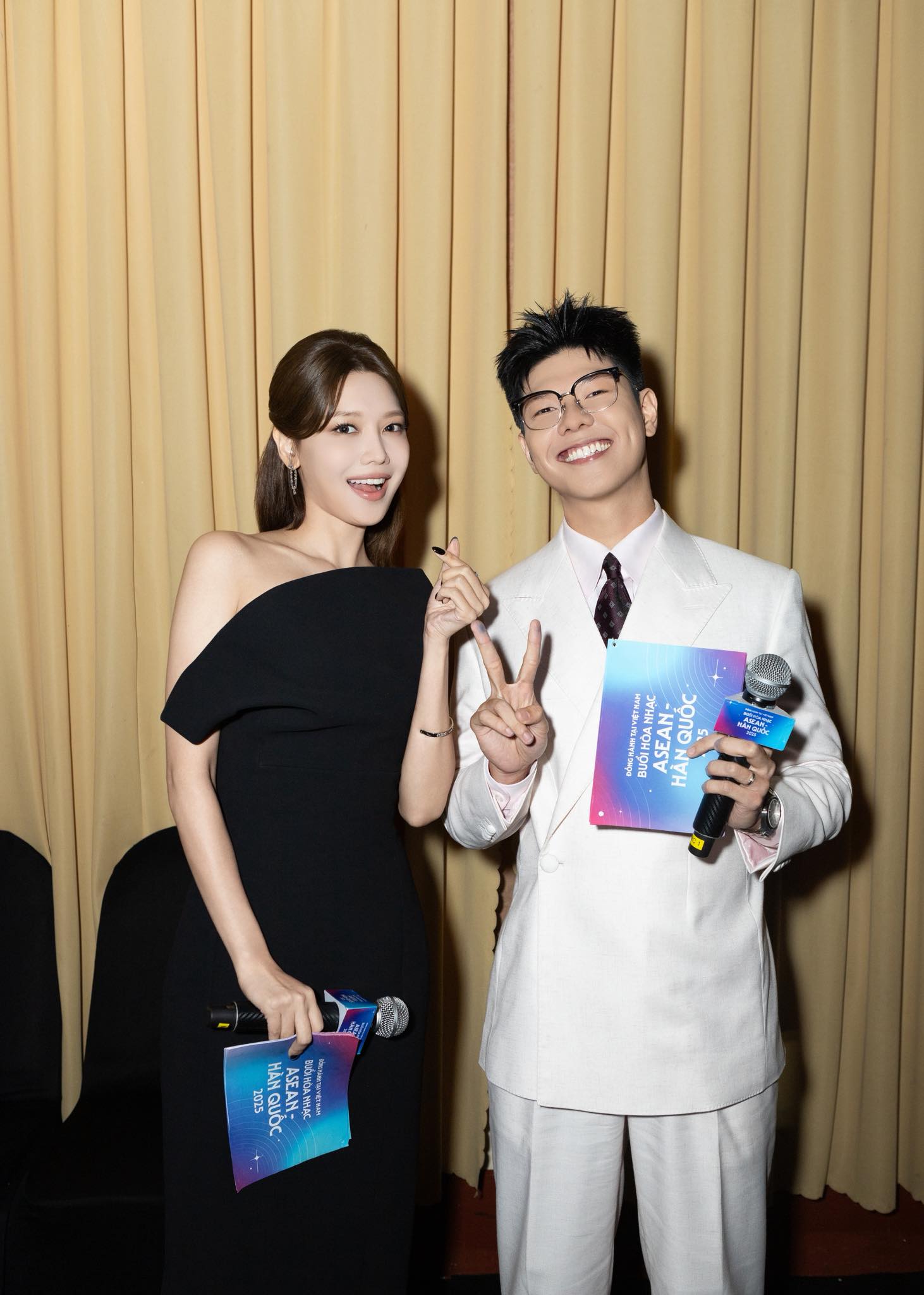 Gặp nữ thần gia thế khủng bậc nhất xứ Hàn, cả dàn sao Việt Gặp nữ thần gia thế khủng bậc nhất xứ Hàn, cả dàn sao Việt