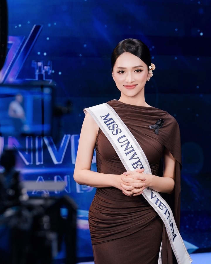 Hương Giang liên tục được truyền thông quốc tế săn đón khi thi Miss Universe- Ảnh 11. Hương Giang liên tục được truyền thông quốc tế săn đón khi thi Miss Universe- Ảnh 11.