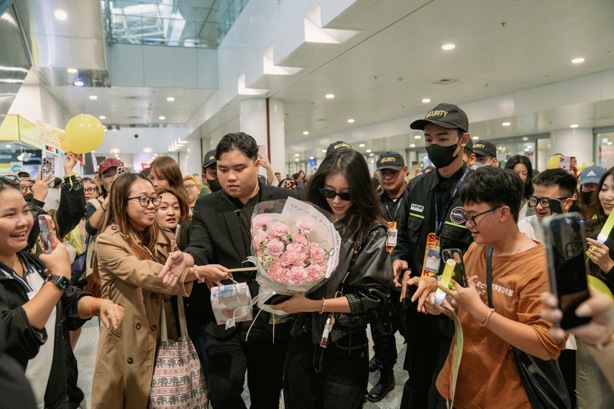 Jiyeon (T-ara) đổ bộ Việt Nam: Đúng là nữ thần nhan sắc có khác!- Ảnh 1.