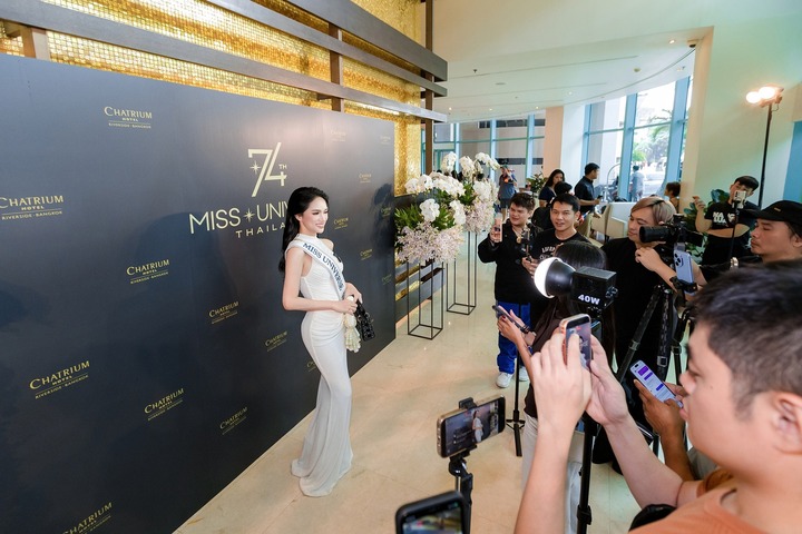 Hương Giang liên tục được truyền thông quốc tế săn đón khi thi Miss Universe- Ảnh 6. Hương Giang liên tục được truyền thông quốc tế săn đón khi thi Miss Universe- Ảnh 6.