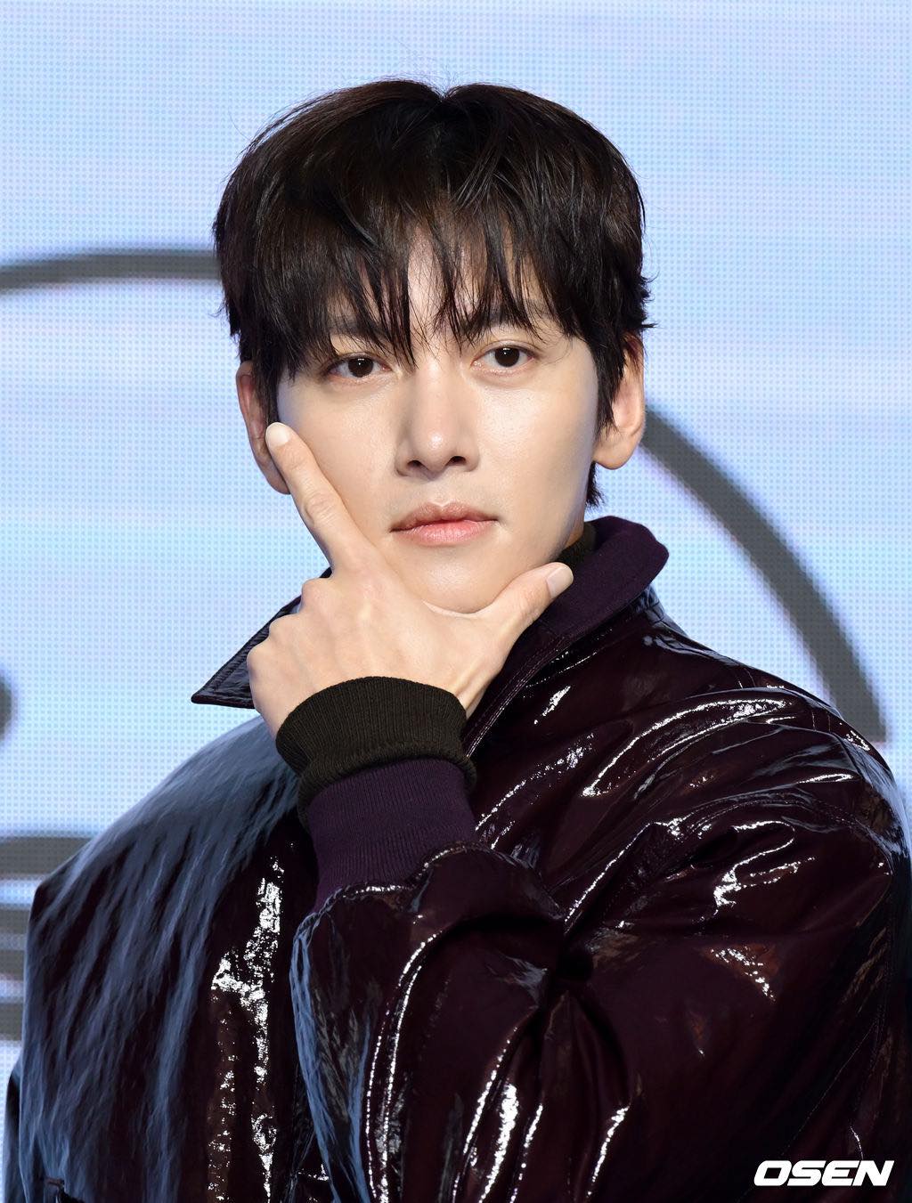 Tháng 11 không có phim Hàn nào đỉnh hơn thế này đâu: Dàn cast xịn nhất showbiz, nam chính 20 năm trẻ đẹp vô địch thiên hạ- Ảnh 4. Tháng 11 không có phim Hàn nào đỉnh hơn thế này đâu: Dàn cast xịn nhất showbiz, nam chính 20 năm trẻ đẹp vô địch thiên hạ- Ảnh 4.