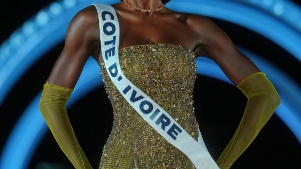 Á hậu 4 Hoa hậu Hoàn vũ 2025 từ bỏ danh hiệu 575573770 18534629842026202 5147595796032094287 n 1764042789986 17640427906341864861667