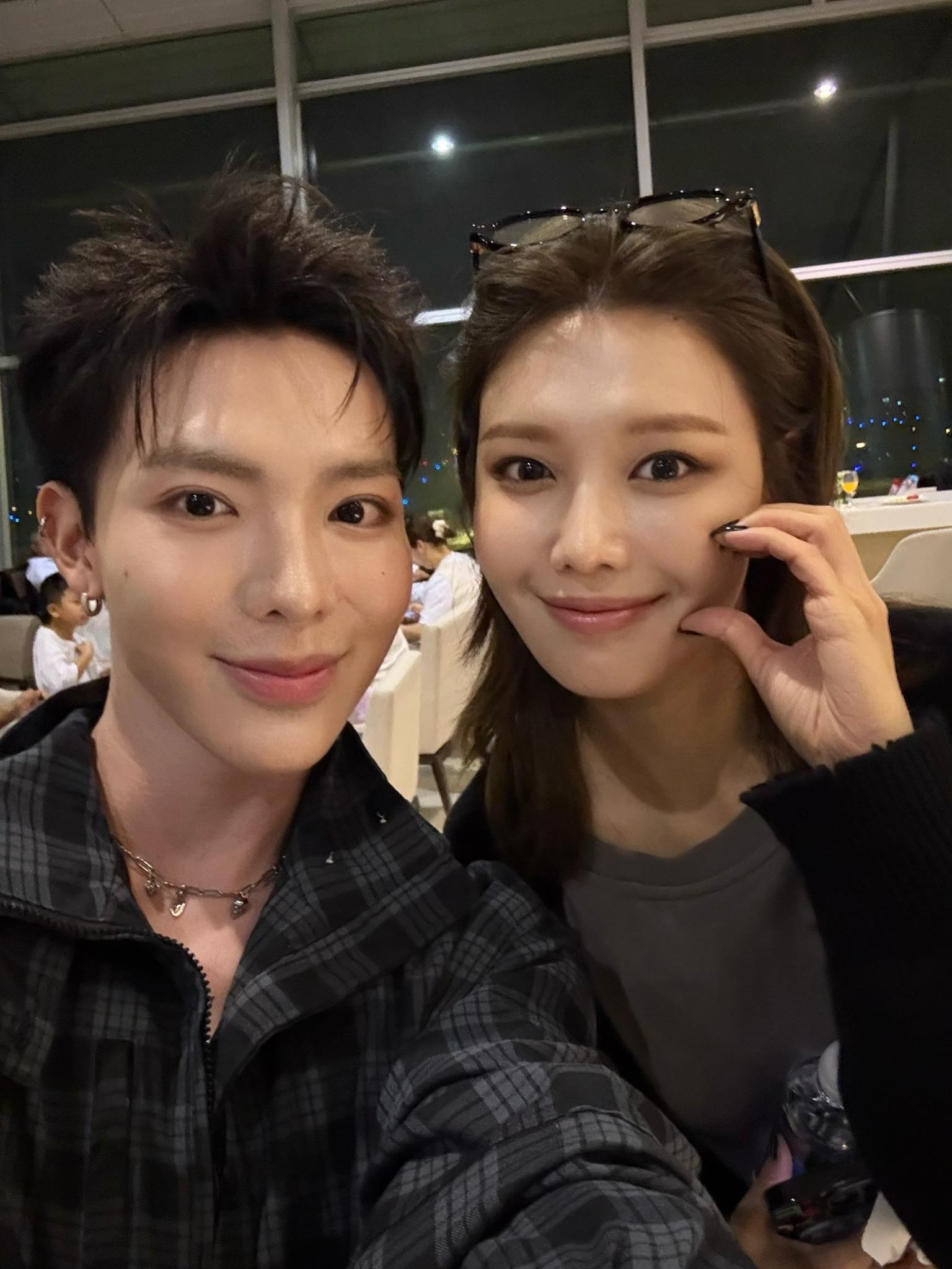 Gặp nữ thần gia thế khủng bậc nhất xứ Hàn, cả dàn sao Việt Gặp nữ thần gia thế khủng bậc nhất xứ Hàn, cả dàn sao Việt