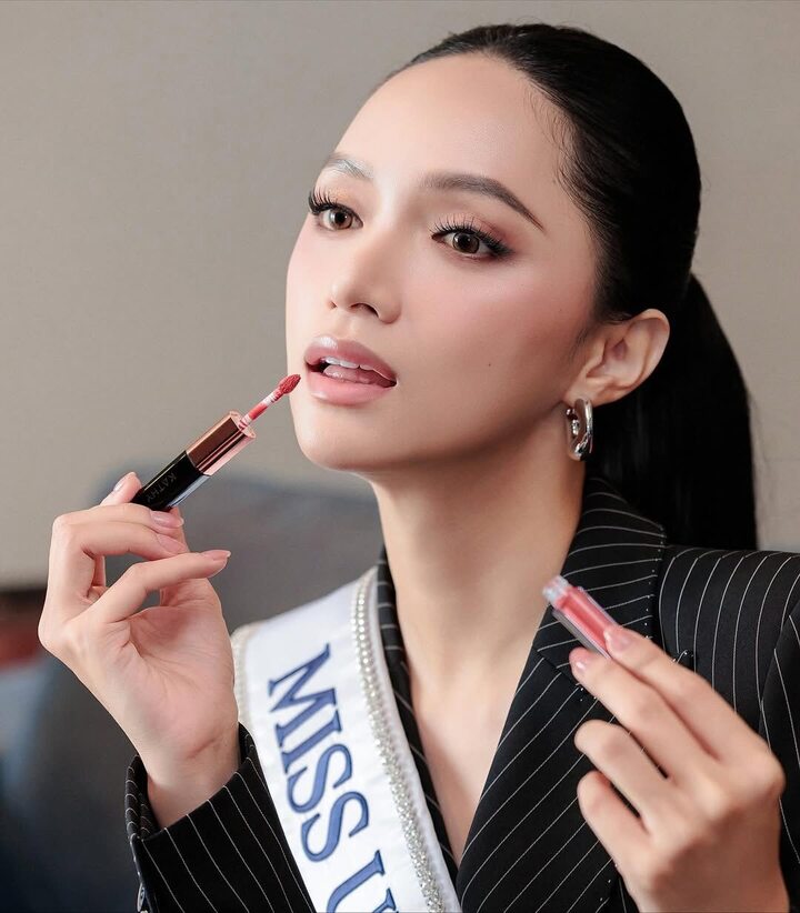 Hương Giang liên tục được truyền thông quốc tế săn đón khi thi Miss Universe- Ảnh 1. Hương Giang liên tục được truyền thông quốc tế săn đón khi thi Miss Universe- Ảnh 1.