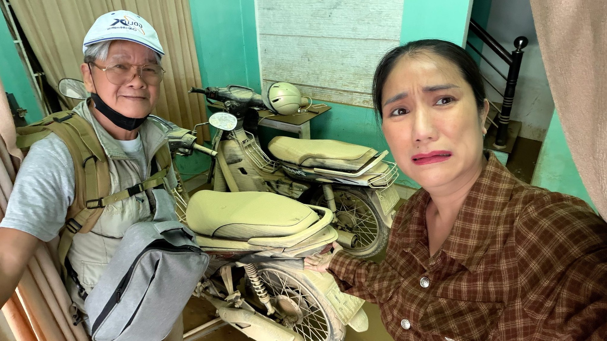 Hãi hùng cảnh tượng nhà sao Vbiz tan hoang, đầy bùn đất sau khi cơn bão 13 càn quét qua- Ảnh 1.