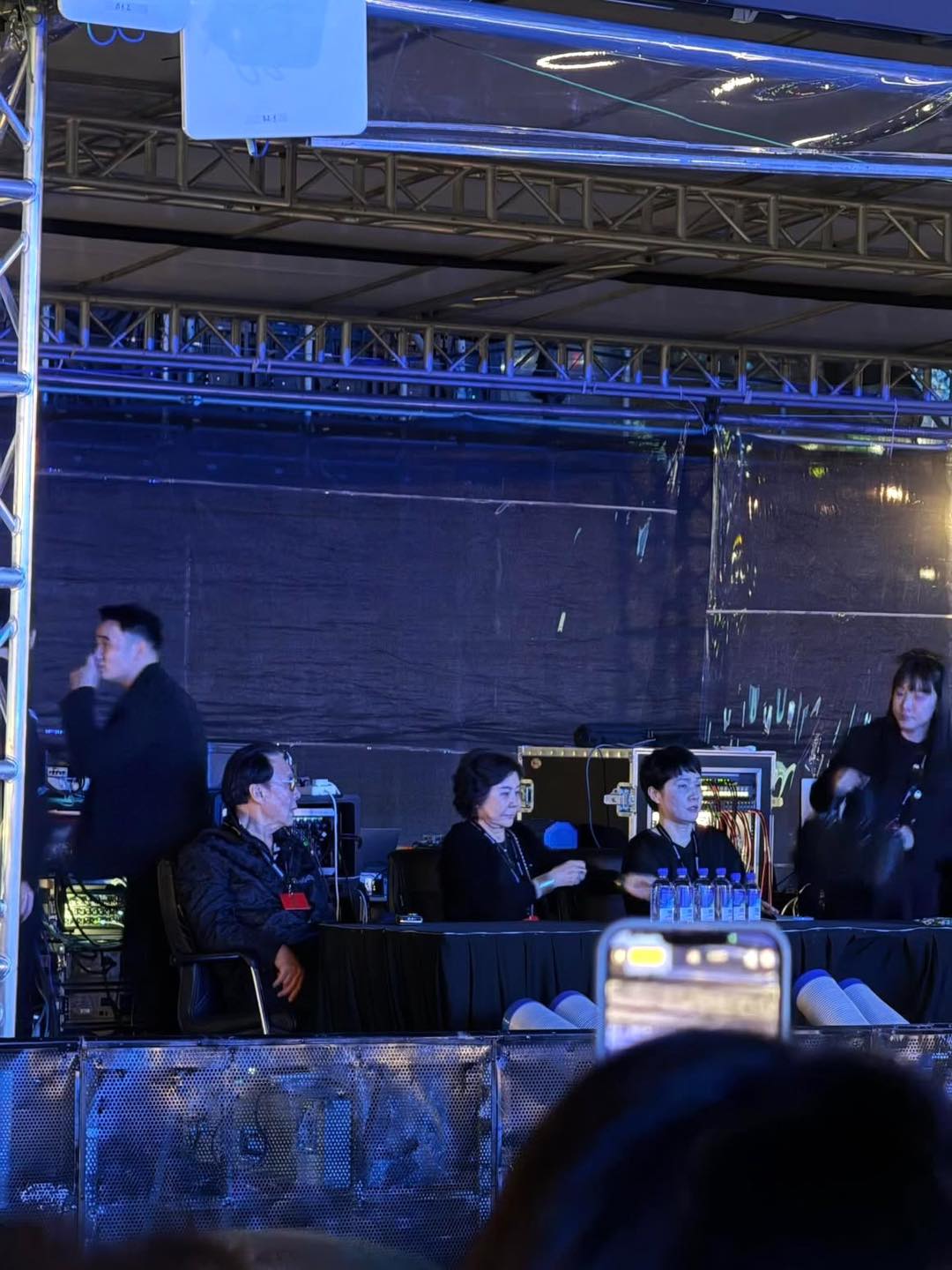 Nam diễn viên Lee Soo Hyuk sang Việt Nam ủng hộ concert của bạn thân G-Dragon?- Ảnh 2.