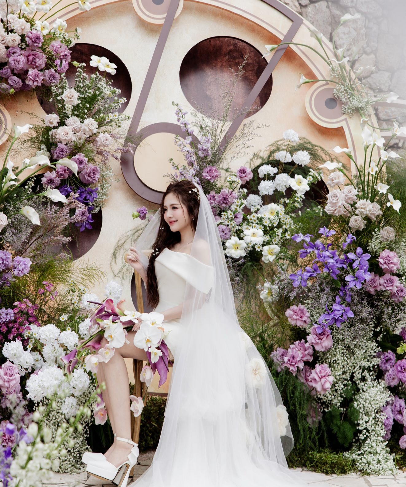 Đám cưới diễn viên Đình Tú - Ngọc Huyền: Dâu rể gấp đôi visual, Quỳnh Nga và dàn mỹ nhân Vbiz đổ bộ- Ảnh 3.