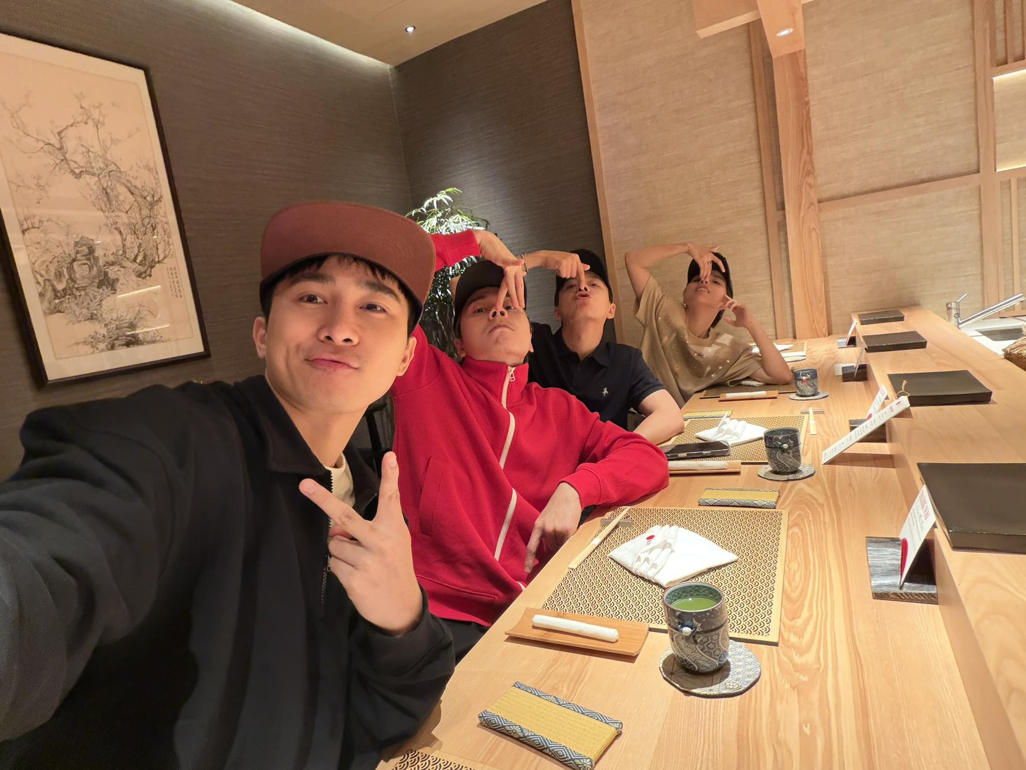 Các Anh Trai đang làm loạn MXH Threads: Cư dân mạng hoài nghi chia bè kết phái, bằng mặt không bằng lòng?- Ảnh 6. Các Anh Trai đang làm loạn MXH Threads: Cư dân mạng hoài nghi chia bè kết phái, bằng mặt không bằng lòng?- Ảnh 6.